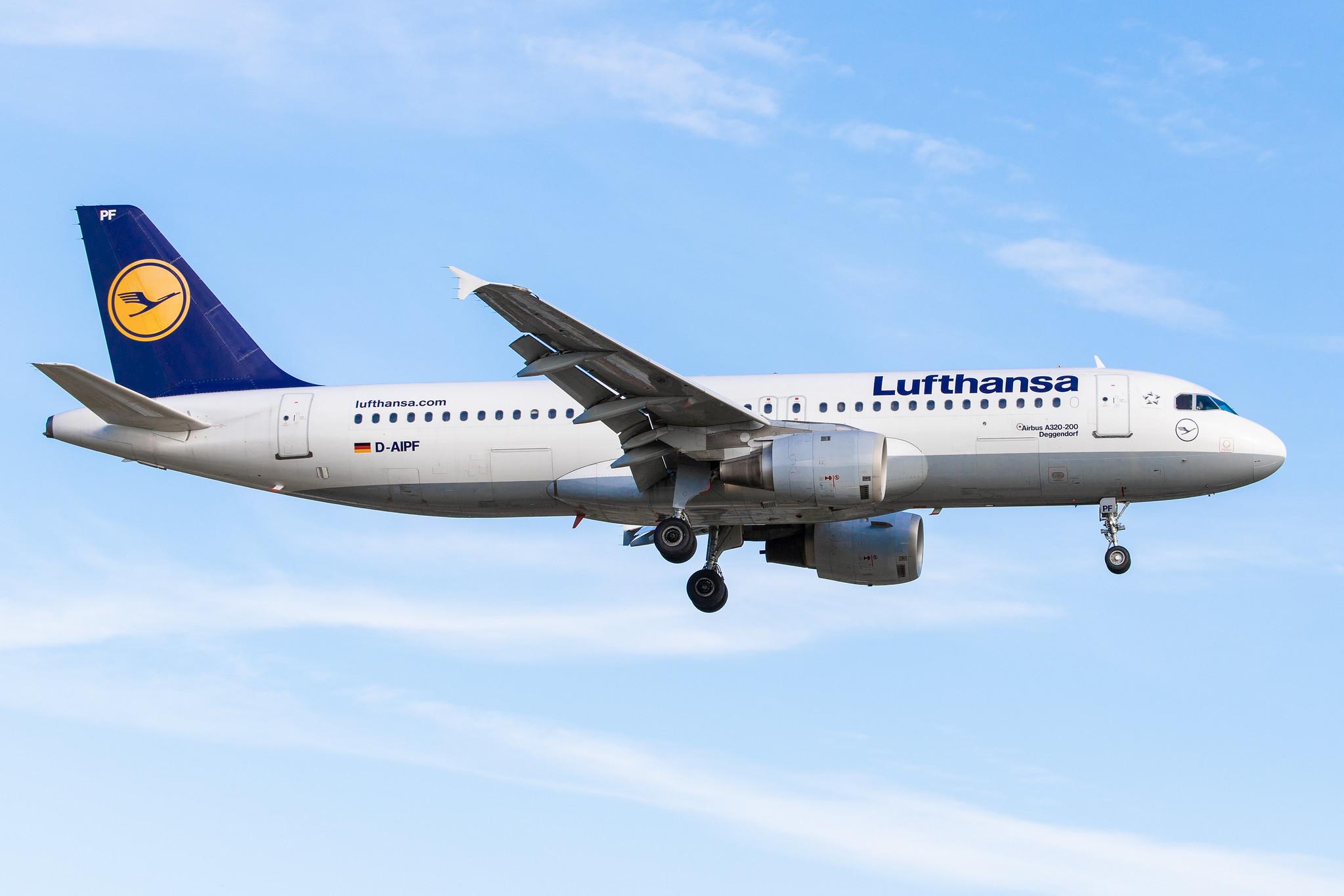 Hamburg Airport: Lufthansa (LH / DLH) |  Airbus A320-211 A320 | D-AIPF | MSN 0083