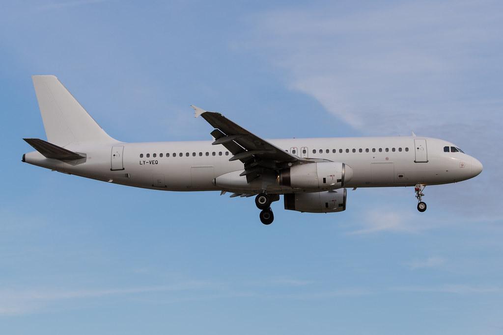 Hamburg Airport: Avion Express (X9 / NVD) |  Airbus A320-232 A320 | LY-VEQ | MSN 0709