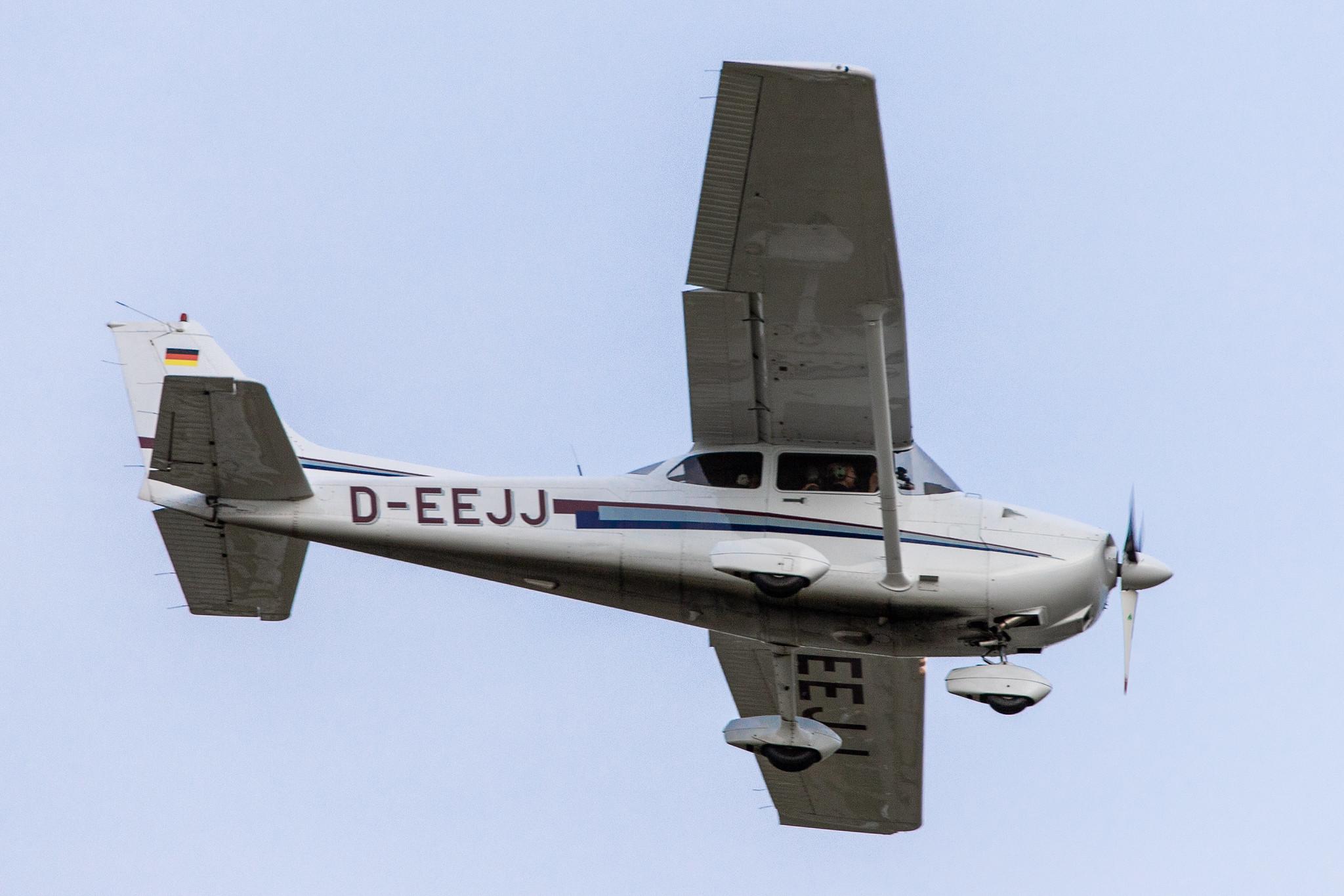 Hamburg Airport: Private Owner Cessna 172R Skyhawk C172 D-EEJJ MSN 17280813