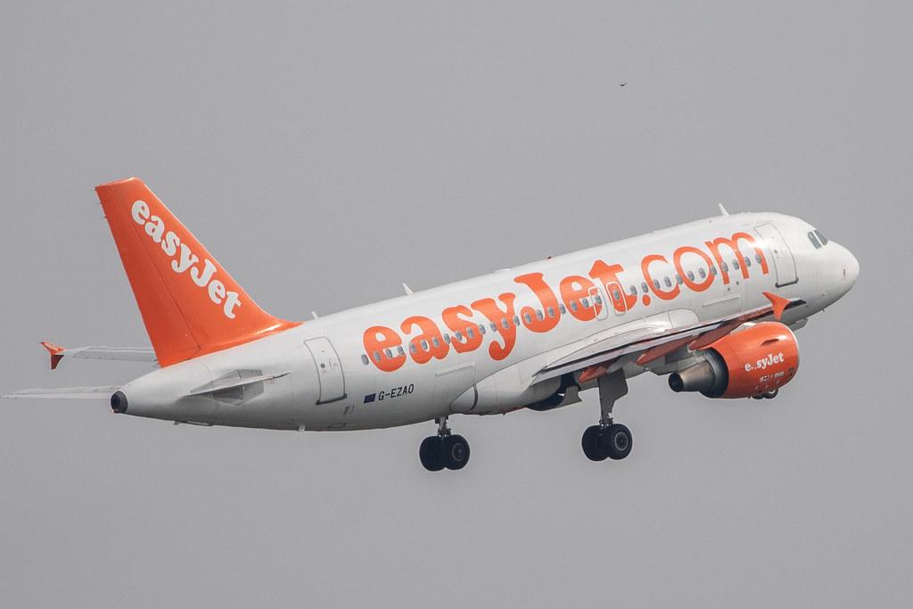 Flughafen Berlin Tegel (TXL): easyJet Airbus A319-111 A319 G-EZAO MSN 2769
