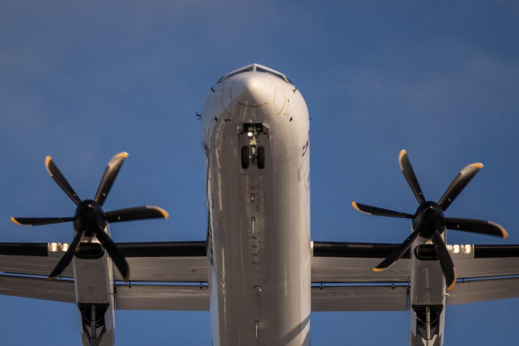 Hamburg Airport: Luxair De Havelland Canada Dash8 Q400 DH8D im Endanflug |