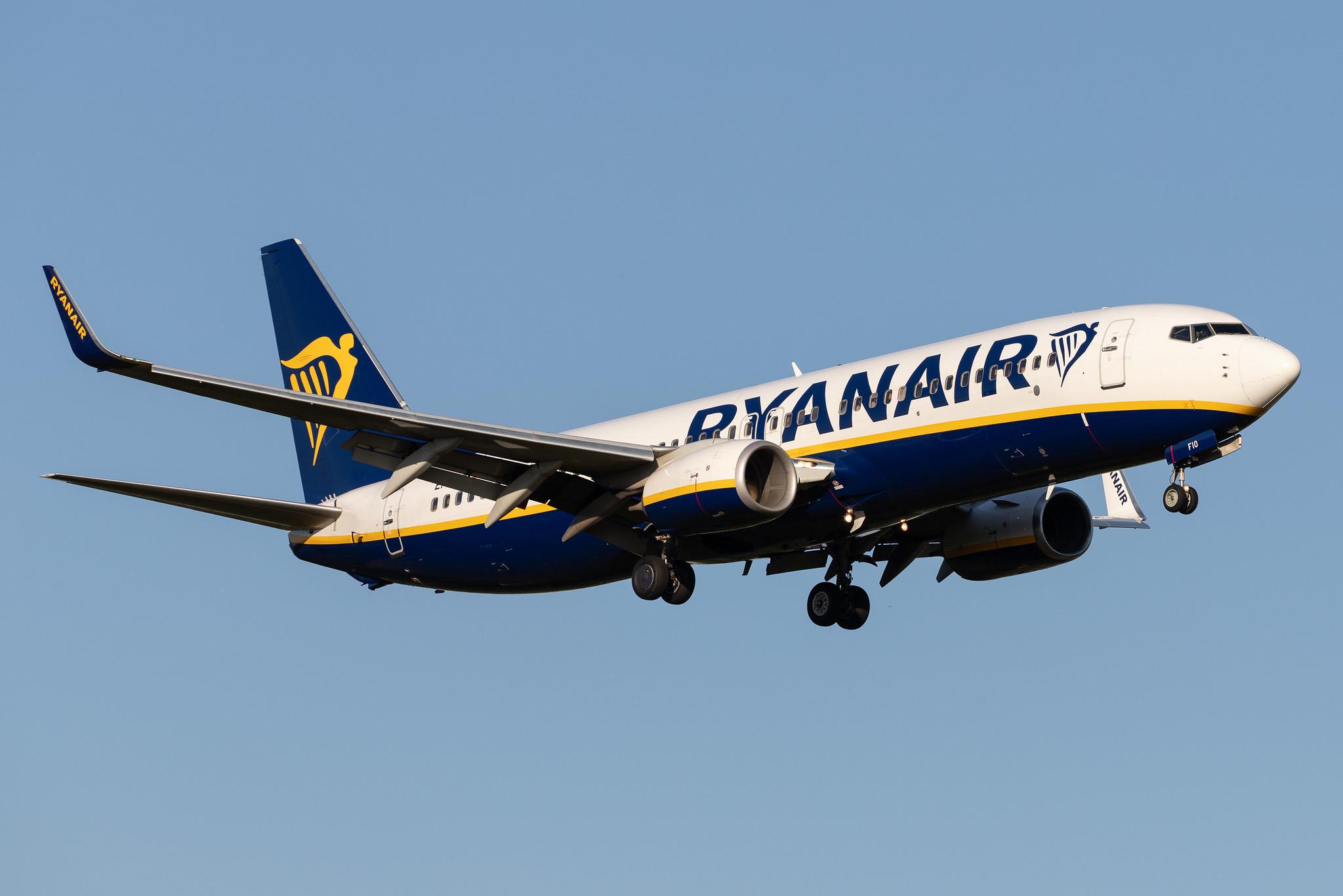 Hamburg Airport: Ryanair (FR / RYR) |  Boeing 737-8AS B738 | EI-FIO | MSN 61579