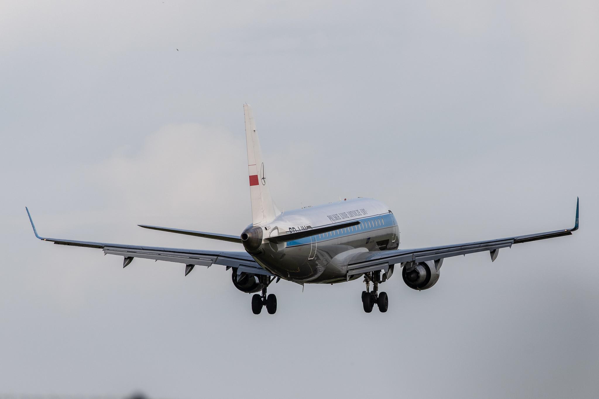 Hamburg Airport: LOT (LO / LOT) | Livery: Retro Livery | Embraer ERJ-175LR E75S | SP-LIM | MSN 17000311