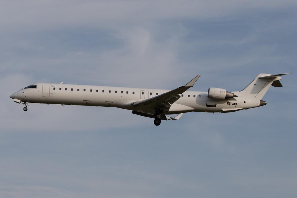 Hamburg Airport: Nordica (EE / EST) | Operator: LOT | Bombardier CRJ-900LR CRJ9 | ES-ACL | MSN 15065