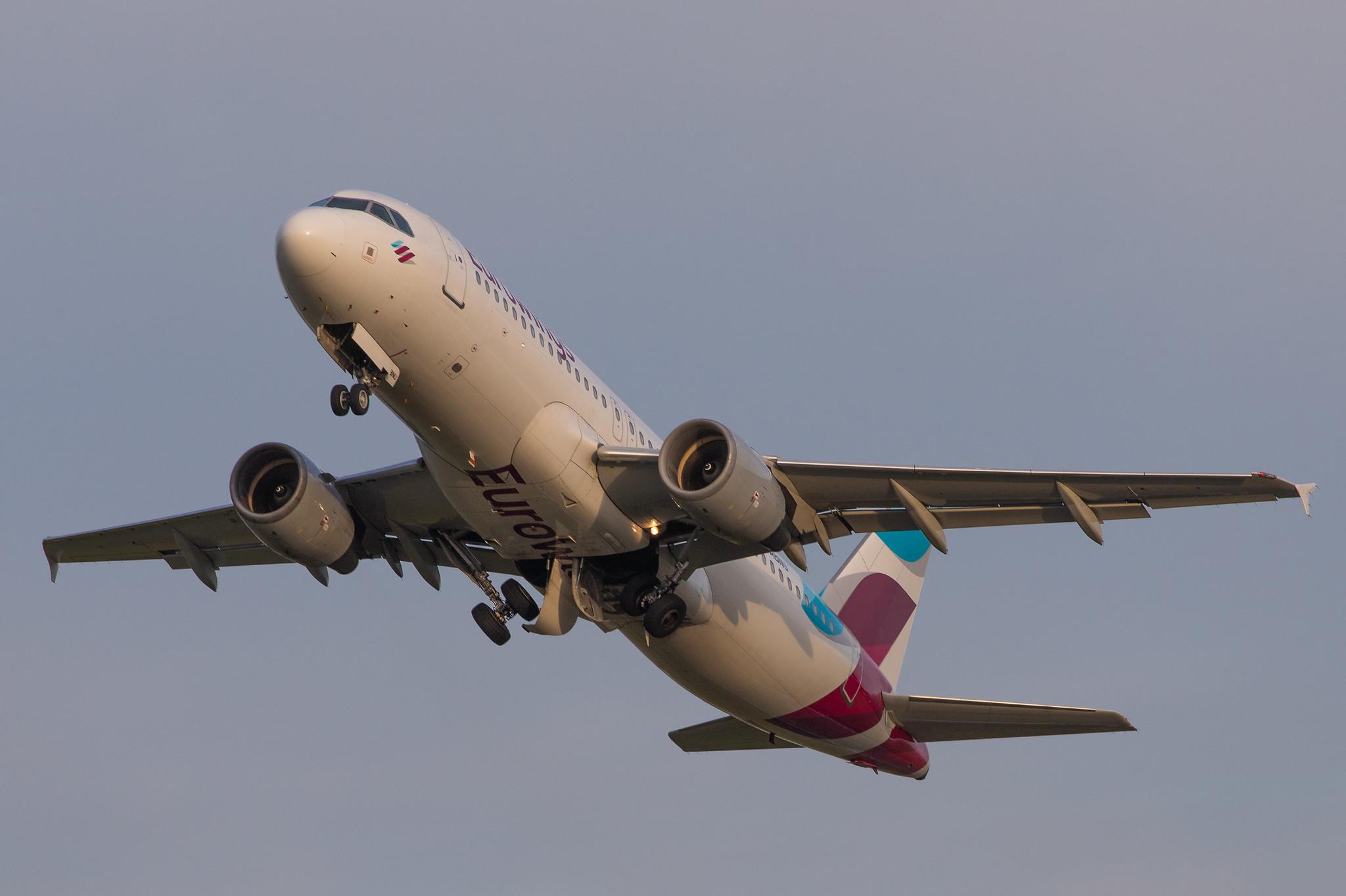Hamburg Airport: Eurowings (EW / EWG) |  Airbus A320-214 A320 | D-ABNU | MSN 2591
