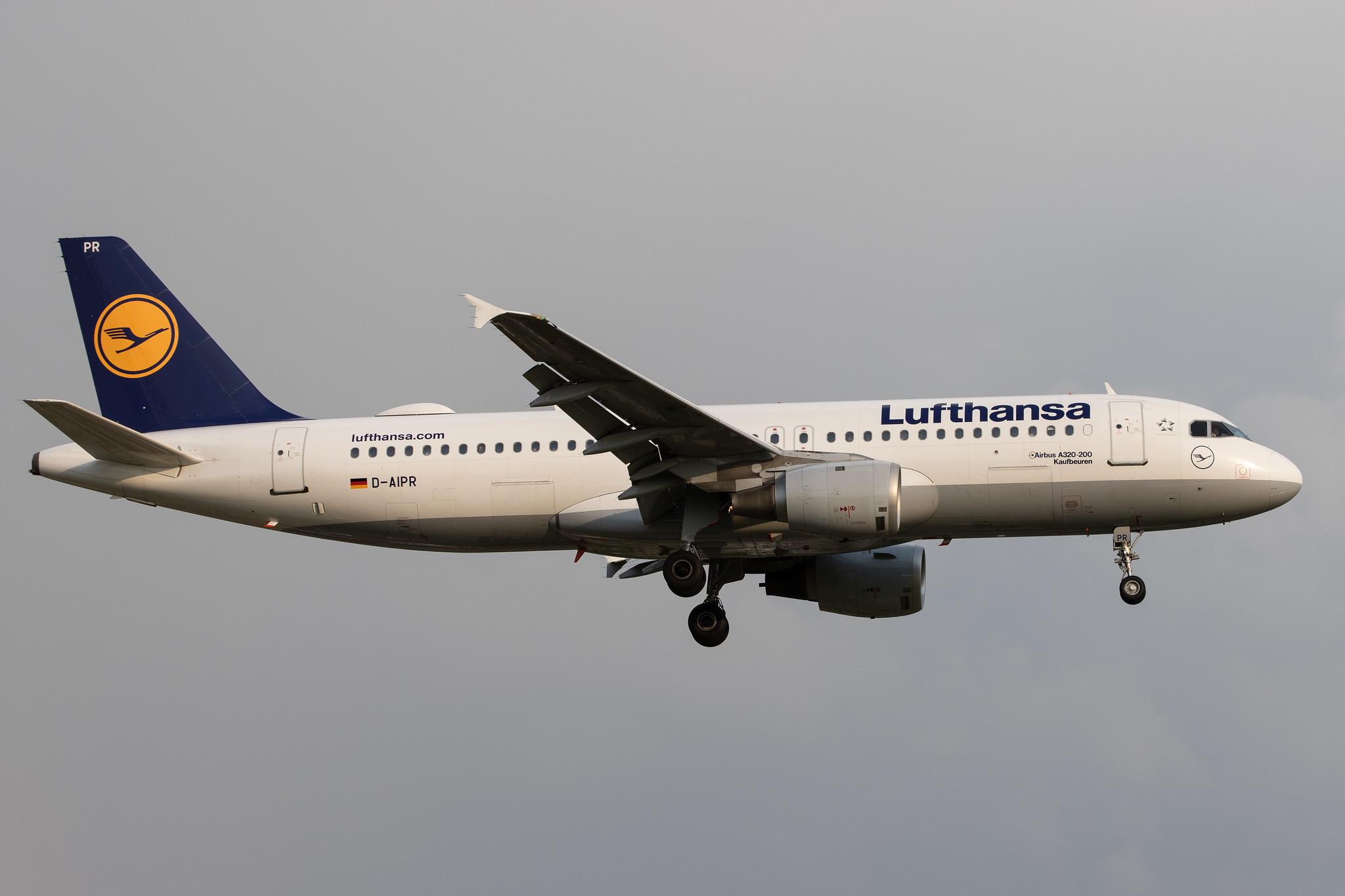 Hamburg Airport: Lufthansa (LH / DLH) | Airbus A320-211 A320 | D-AIPR | MSN 0111