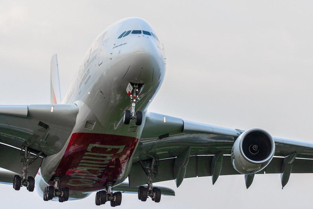 Hamburg Airport: Emirates (EK / UAE) |  Airbus A380-842 A388 | A6-EUT | MSN 236