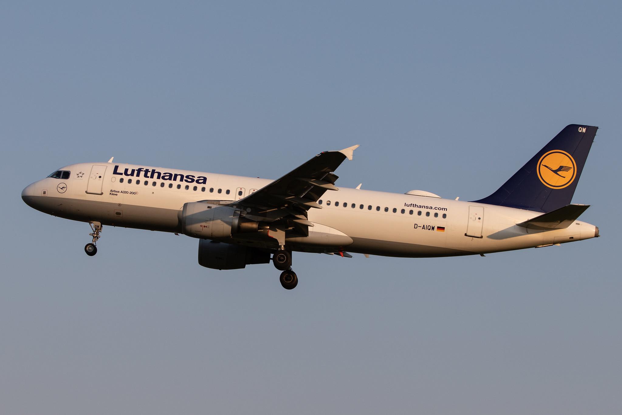 Hamburg Airport: Lufthansa (LH / DLH) |  Airbus A320-211 A320 | D-AIQW | MSN 1367