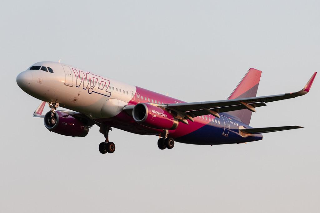 Hamburg Airport: Wizz Air (W6 / WZZ) |  Airbus A320-232 A320 | HA-LYW | MSN 7695