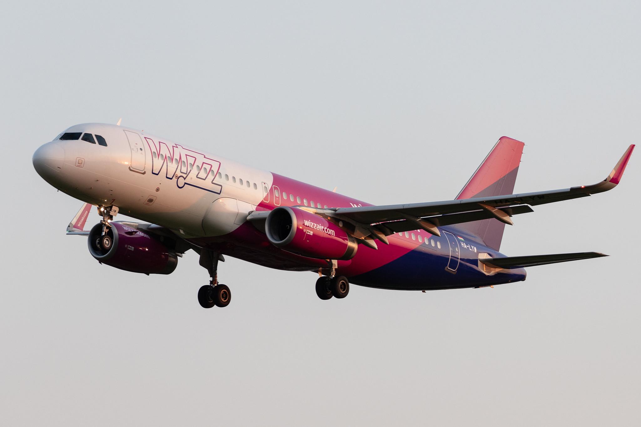 Hamburg Airport: Wizz Air (W6 / WZZ) |  Airbus A320-232 A320 | HA-LYW | MSN 7695