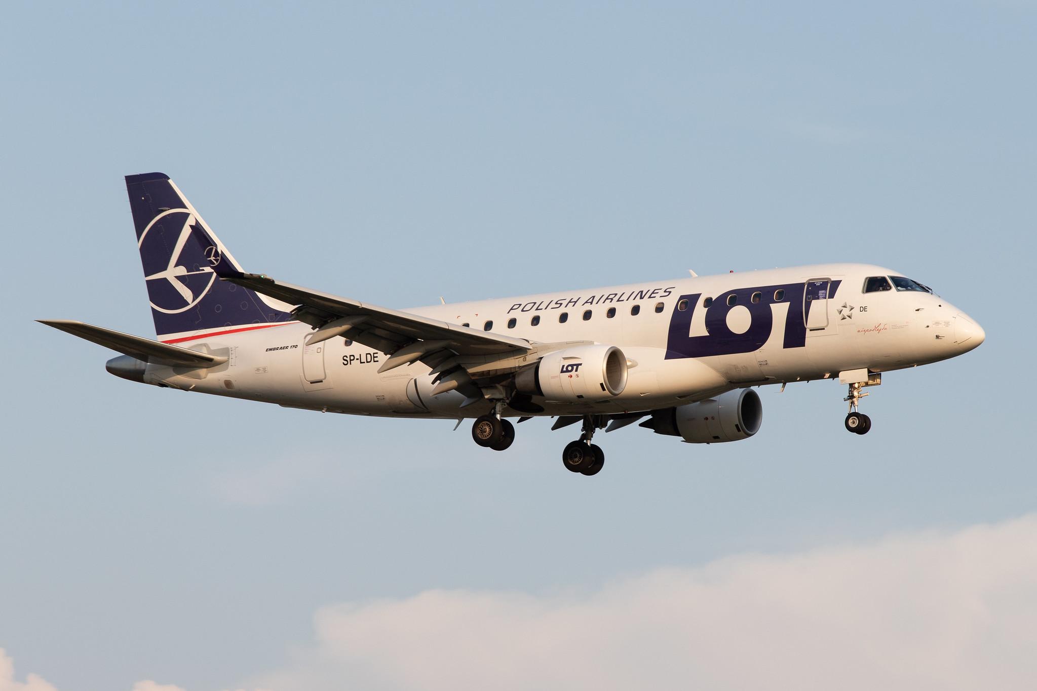 Hamburg Airport: LOT (LO / LOT) |  Embraer ERJ-170STD E170 | SP-LDE | MSN 17000029