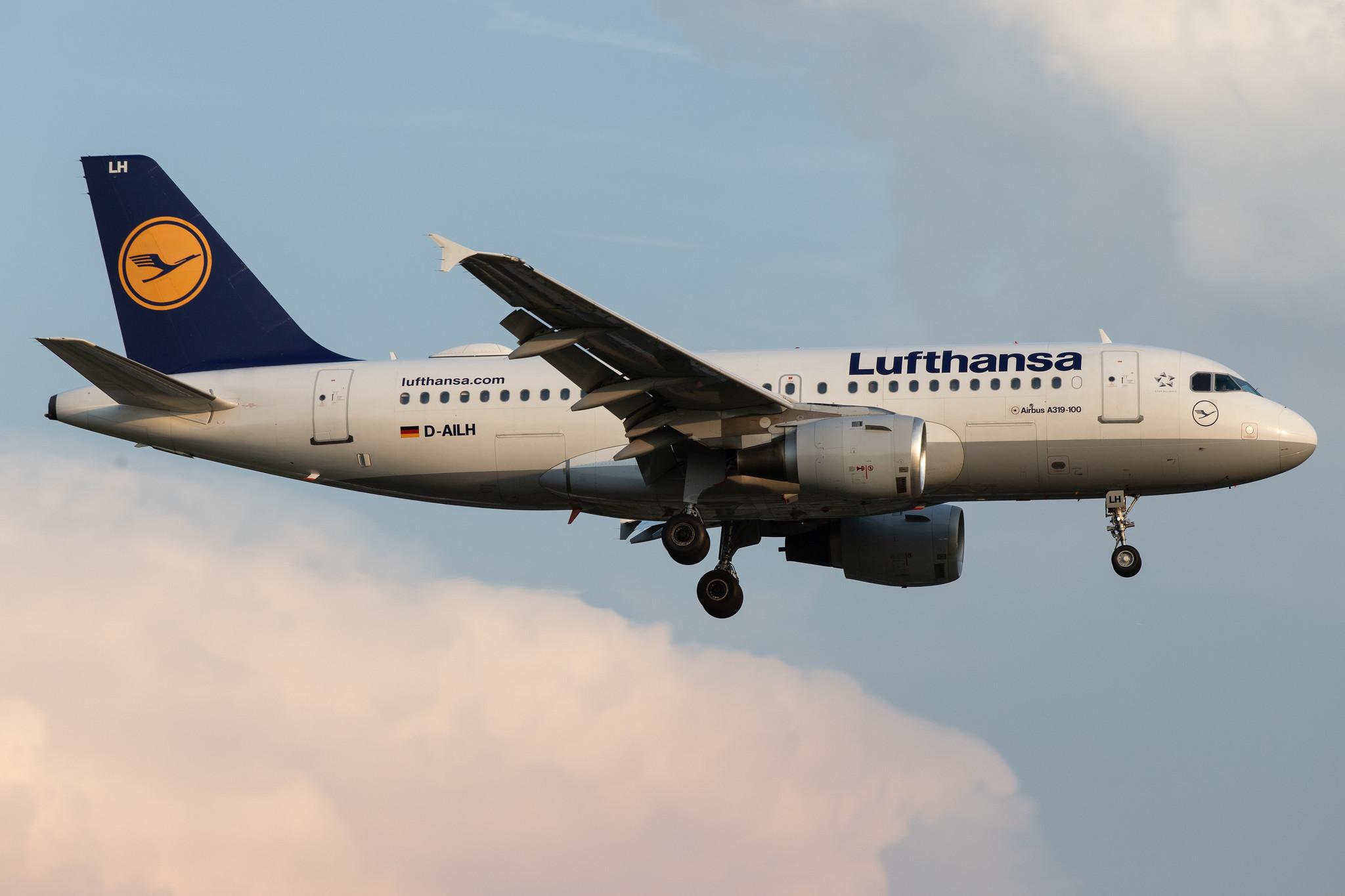 Hamburg Airport: Lufthansa (LH / DLH) |  Airbus A319-114 A319 | D-AILH | MSN 0641