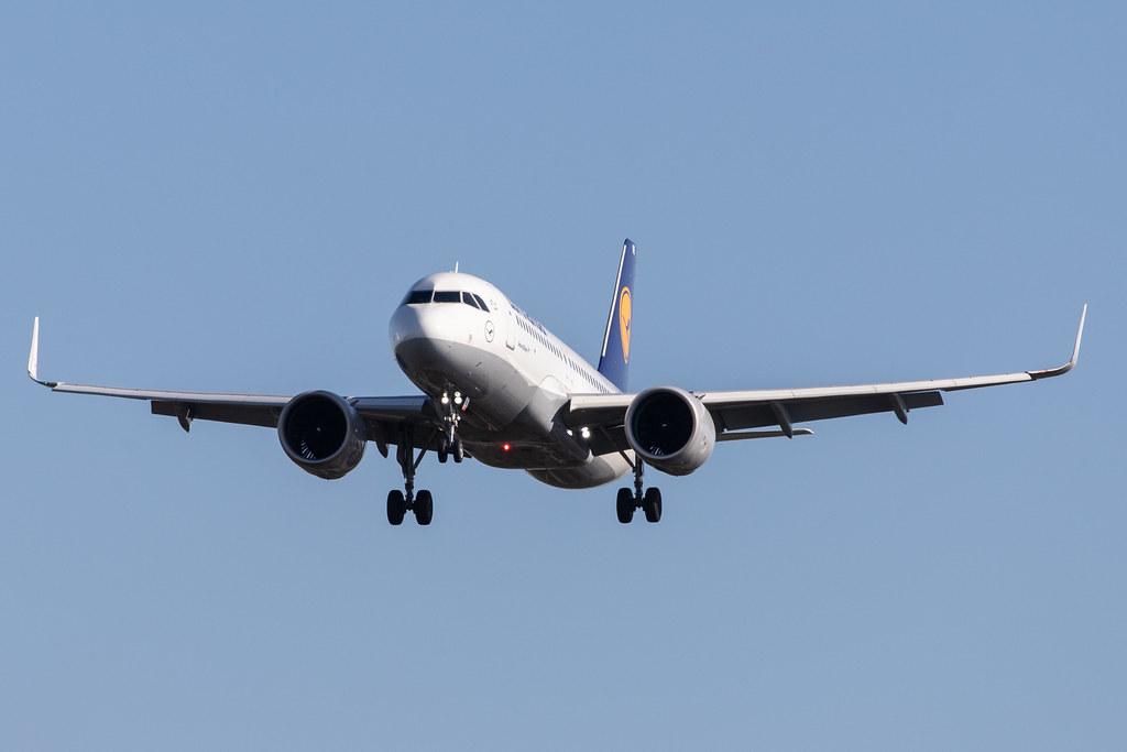 Frankfurt Airport: Lufthansa (LH / DLH) | Livery: First to fly A320neo Sticker | Airbus A320-271N A20N | D-AINB | MSN 6864
