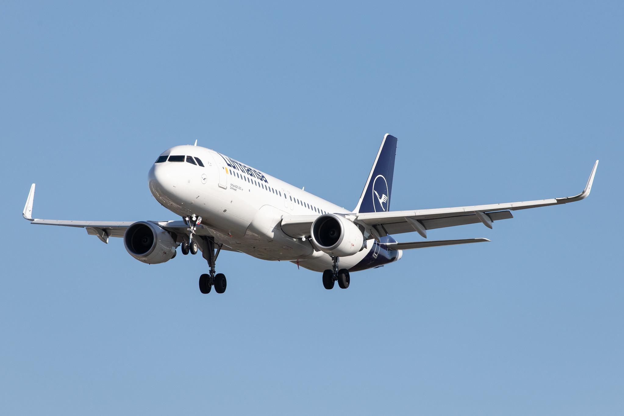 Frankfurt Airport: Lufthansa (LH / DLH) |  Airbus A320-214 A320 | D-AIWG | MSN 8902
