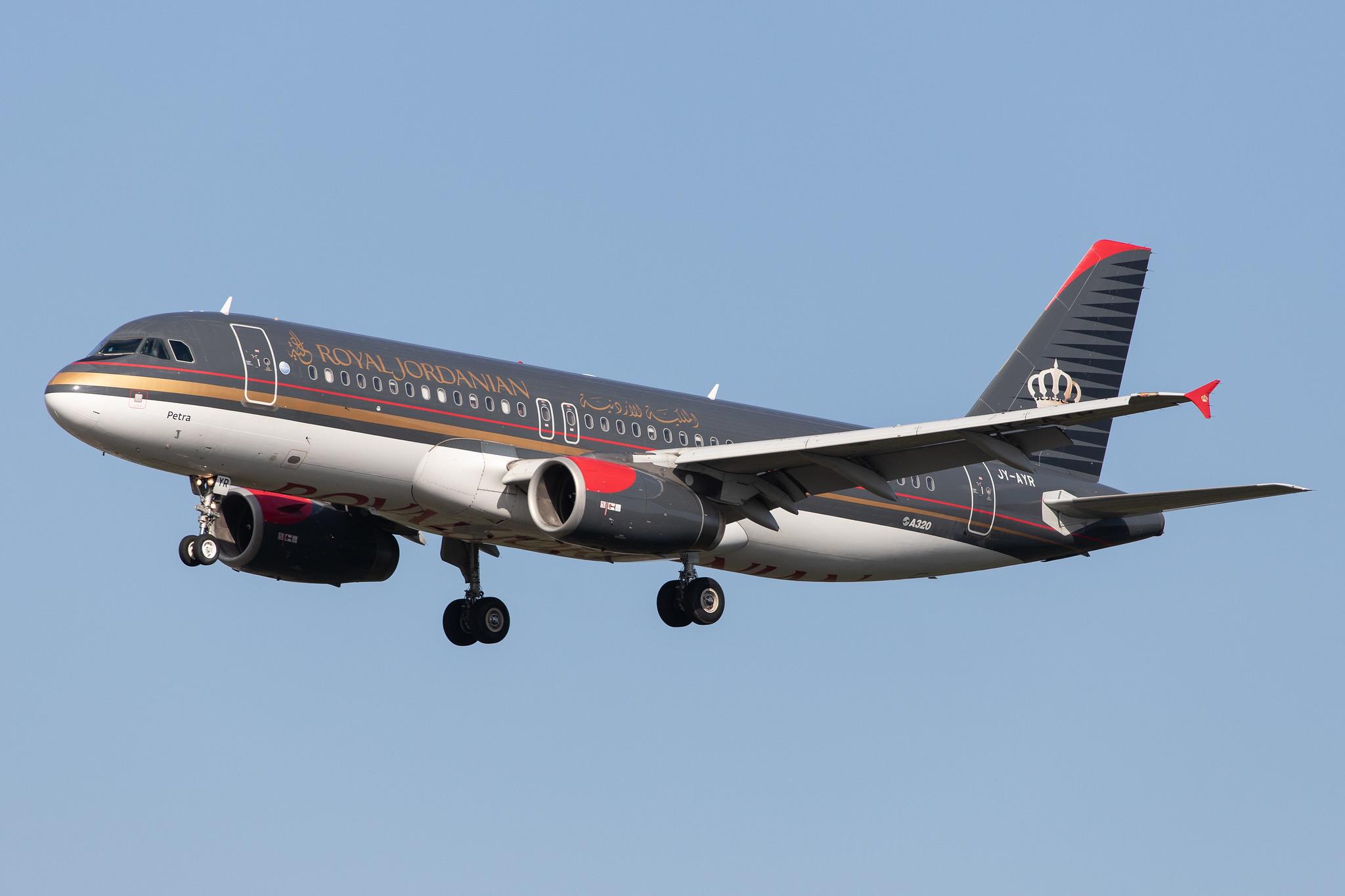 Frankfurt Airport: Royal Jordanian (RJ / RJA) |  Airbus A320-232 A320 | JY-AYR | MSN 4817