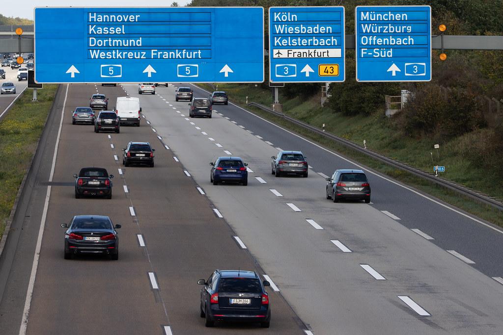 Frankfurt Airport: Autobahn A5 |
