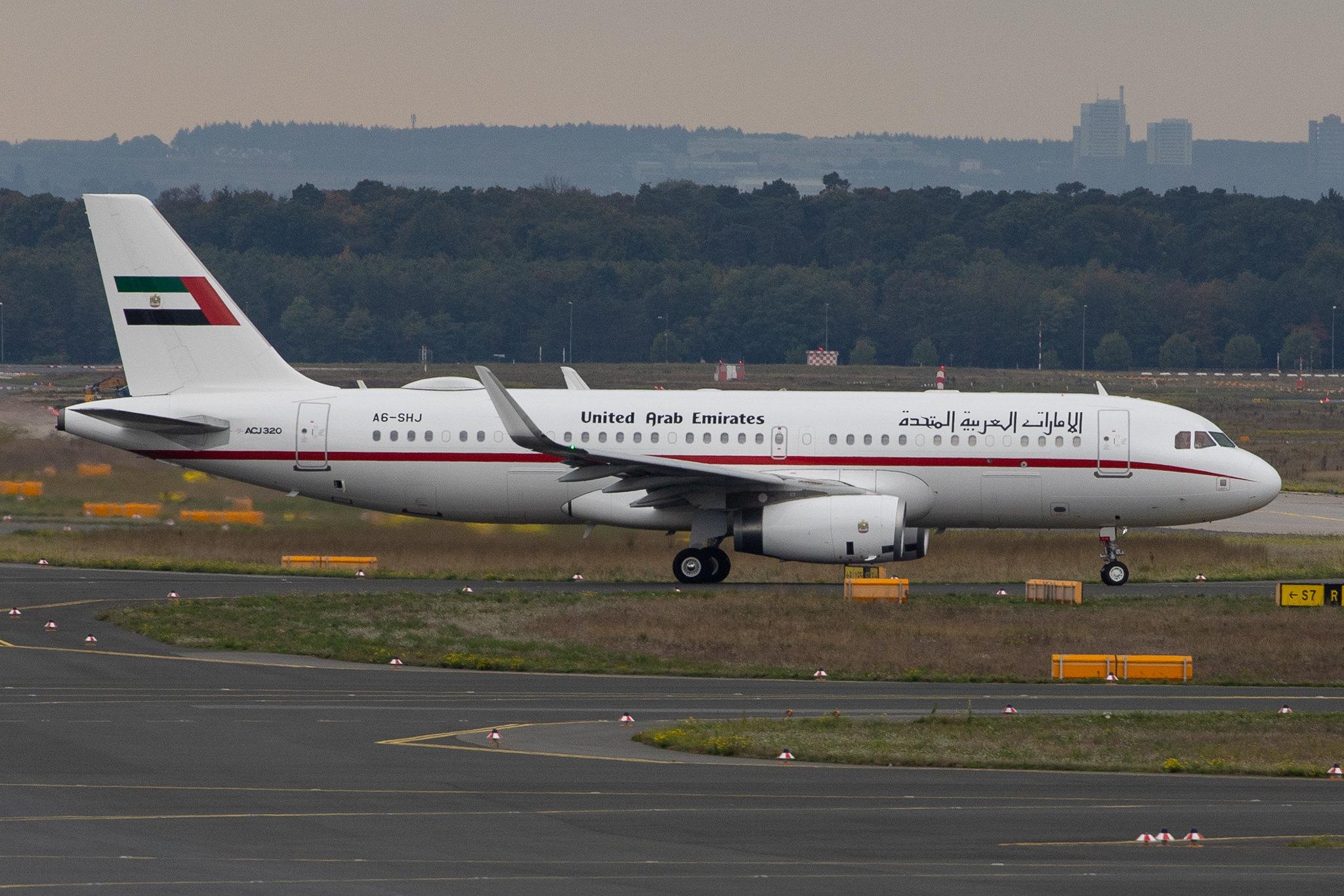 Frankfurt Airport: Sharjah Ruler  |  Airbus A320-232(CJ) A320 | A6-SHJ | MSN 6659
