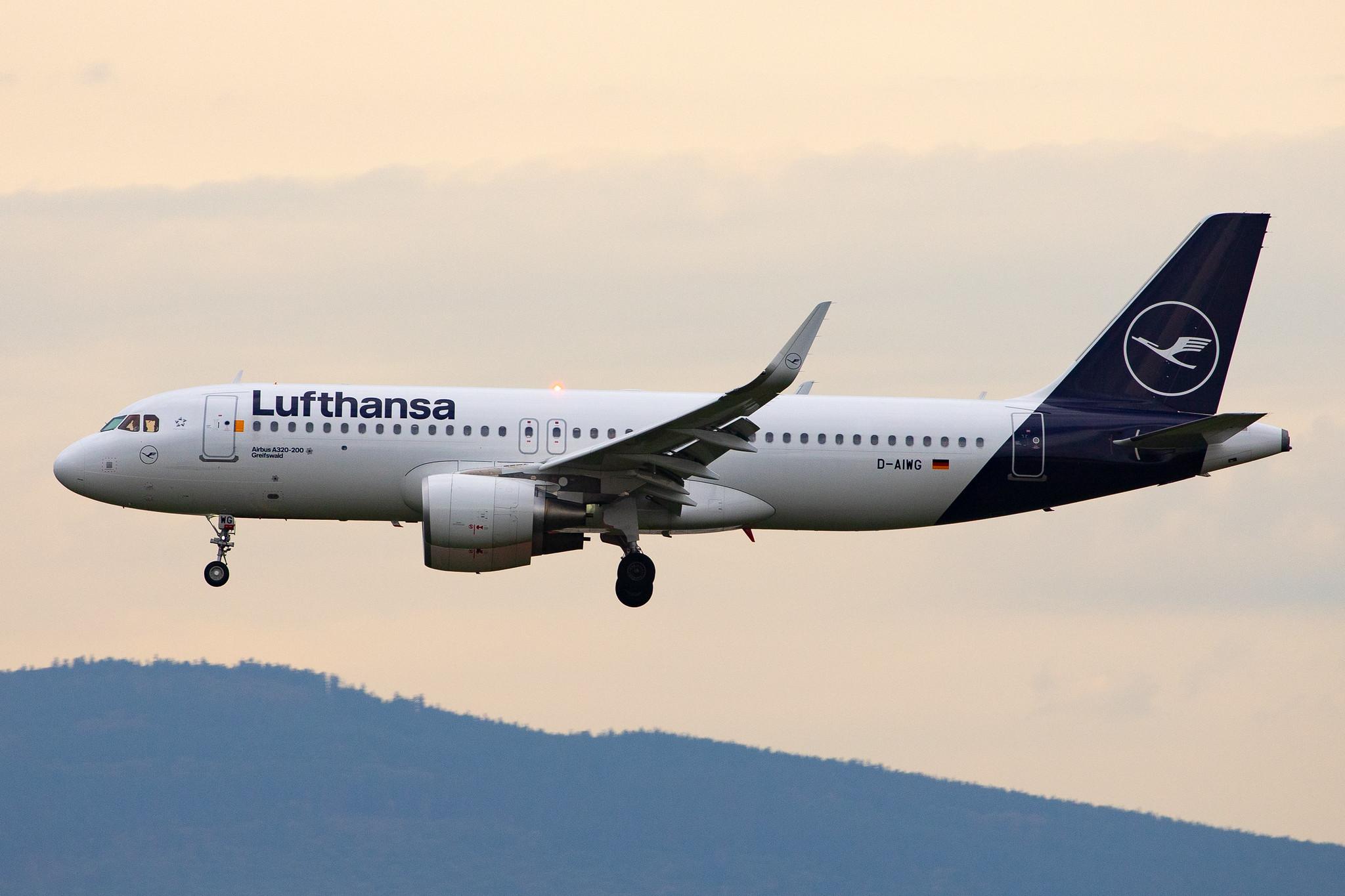 Frankfurt Airport: Lufthansa (LH / DLH) |  Airbus A320-214 A320 | D-AIWG | MSN 8902
