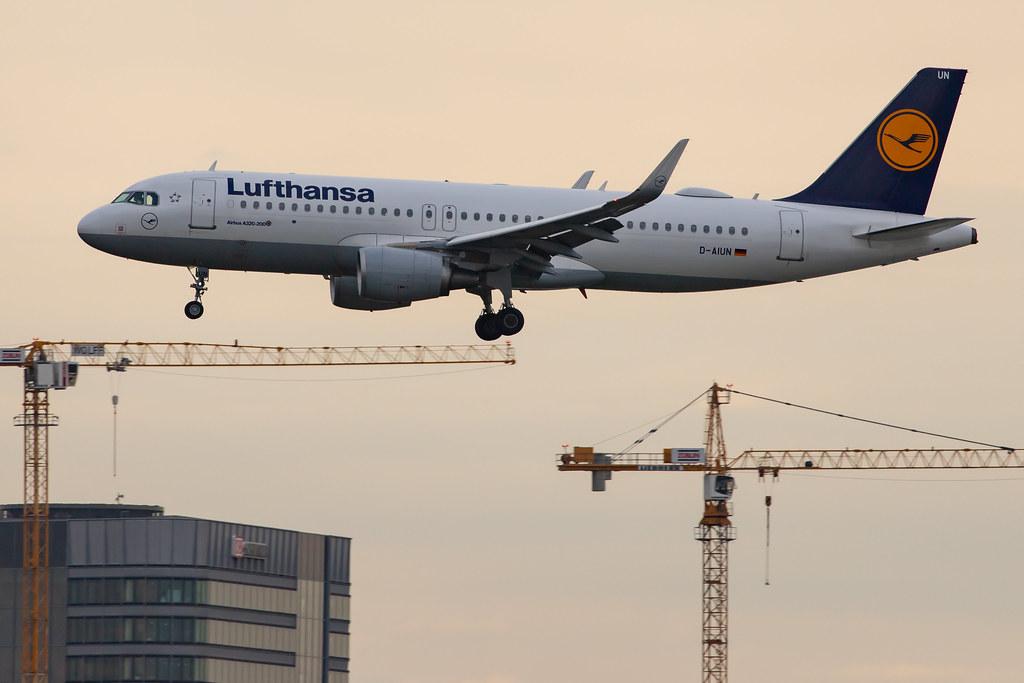Frankfurt Airport: Lufthansa (LH / DLH) |  Airbus A320-214 A320 | D-AIUN | MSN 6549