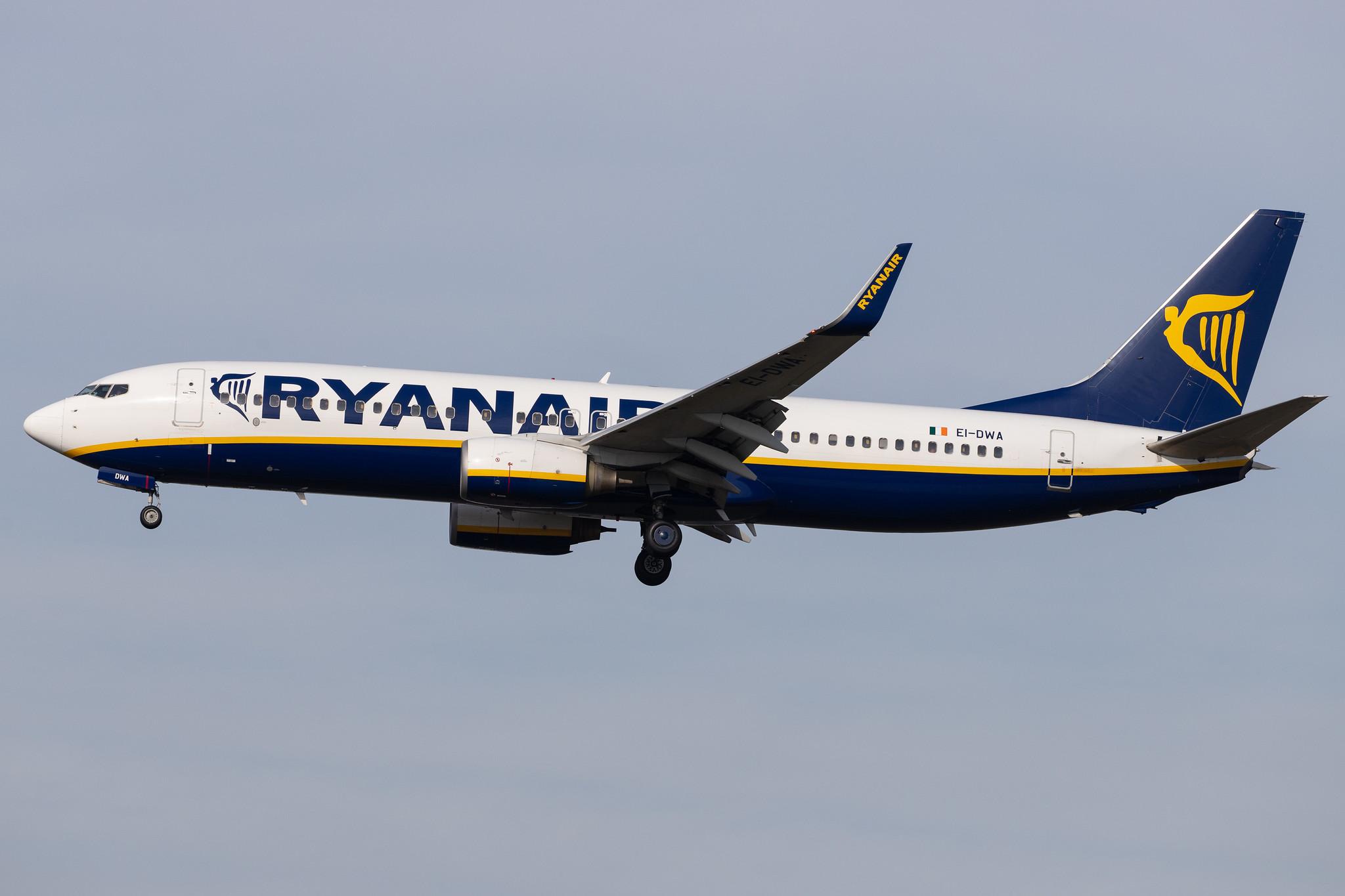 Frankfurt Airport: Ryanair (FR / RYR) |  Boeing 737-8AS B738 | EI-DWA | MSN 33617
