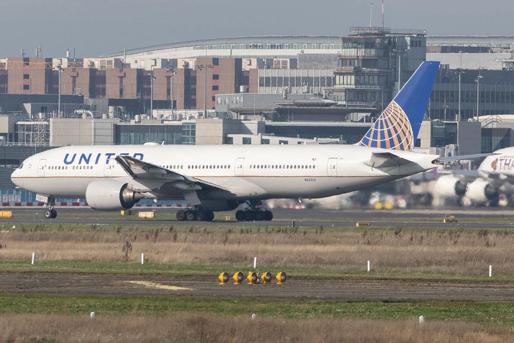 Frankfurt Airport: United Airlines (UA / UAL) |  Boeing 777-222(ER) B772 | N220UA | MSN 30223