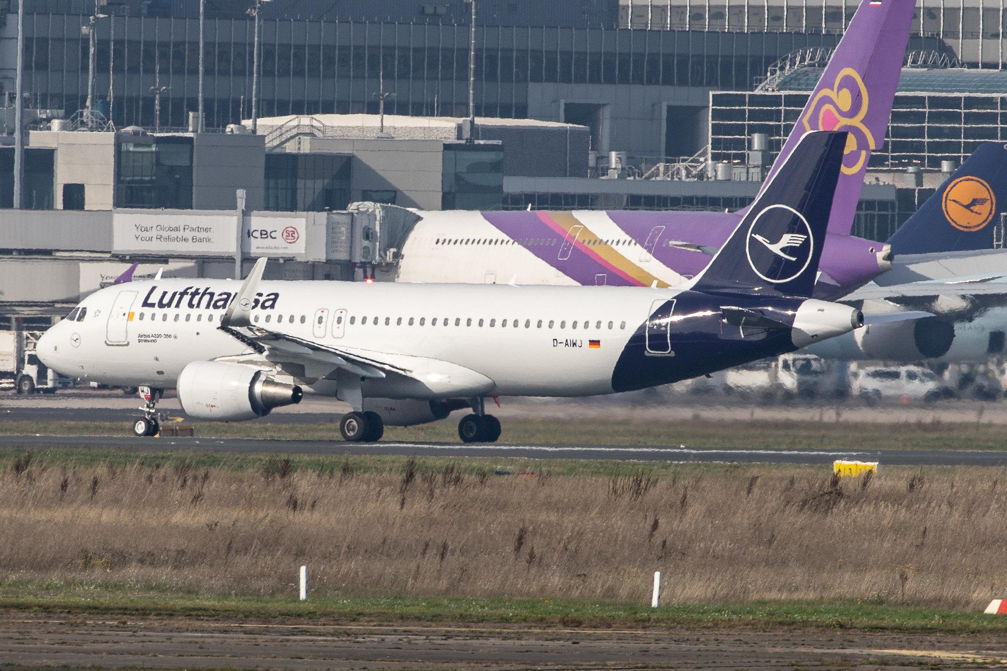 Frankfurt Airport: Lufthansa (LH / DLH) |  Airbus A320-214 A320 | D-AIWJ | MSN 9052