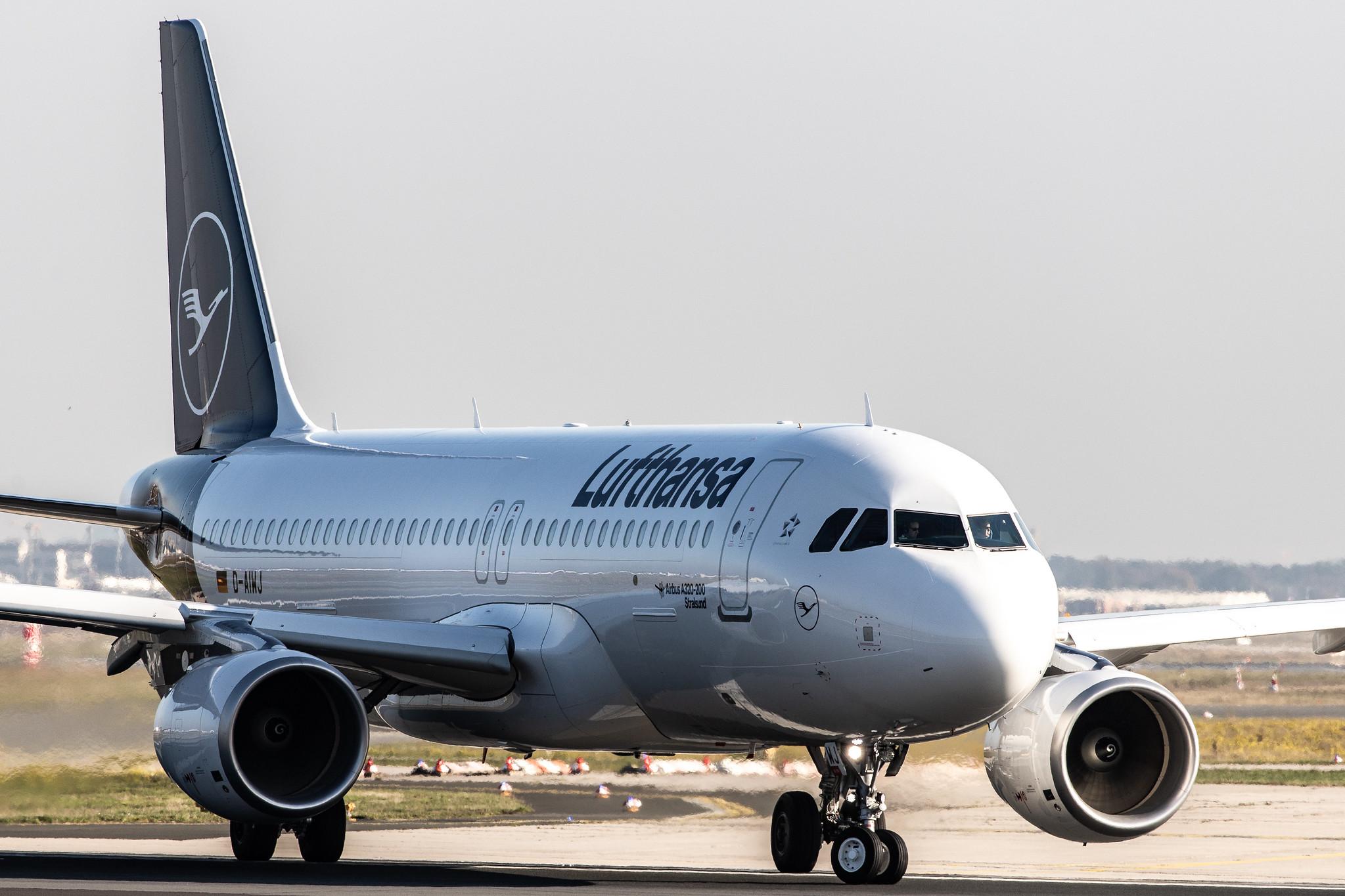 Frankfurt Airport: Lufthansa (LH / DLH) |  Airbus A320-214 A320 | D-AIWJ | MSN 9052