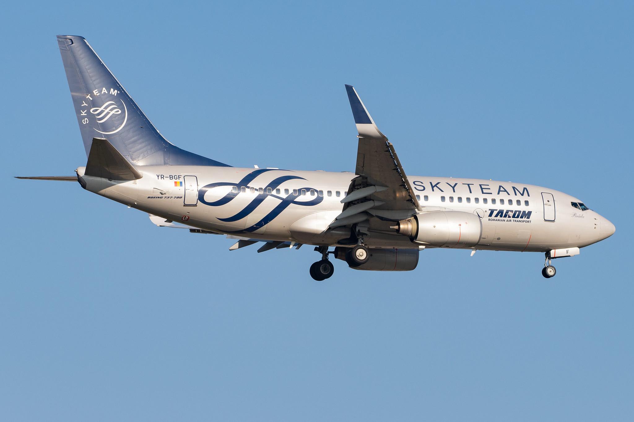 Frankfurt Airport: Tarom (RO / ROT) |  Livery: SkyTeam Livery |  Boeing 737-78J B737 | YR-BGF | MSN 28440