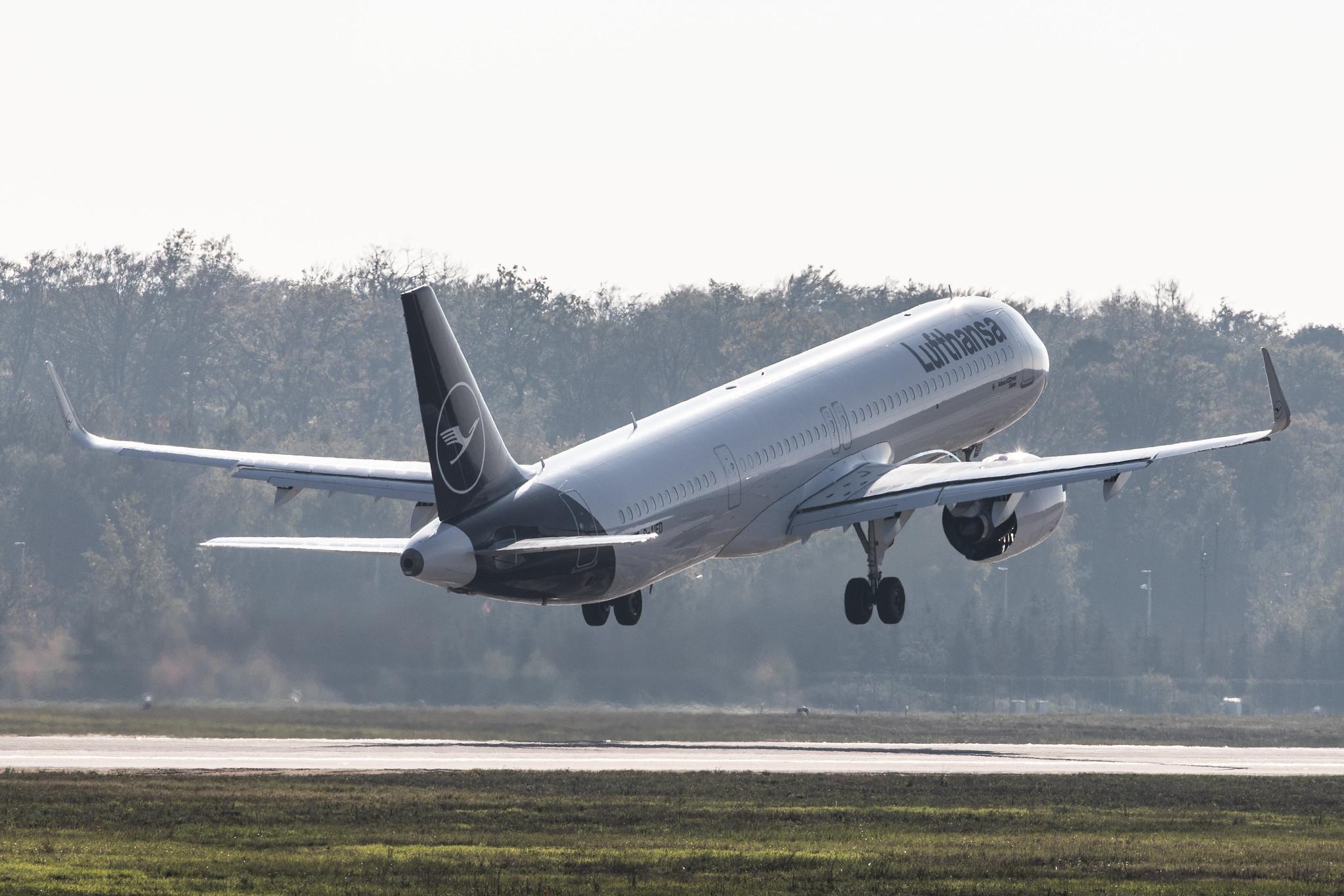 Frankfurt Airport: Lufthansa (LH / DLH) |  Airbus A321-271NX A21N | D-AIED | MSN 8958