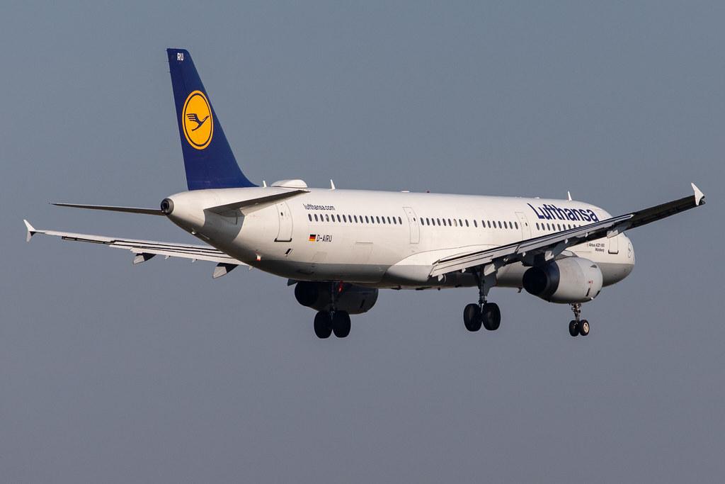 Frankfurt Airport: Lufthansa (LH / DLH) |  Airbus A321-131 A321 | D-AIRU | MSN 0692