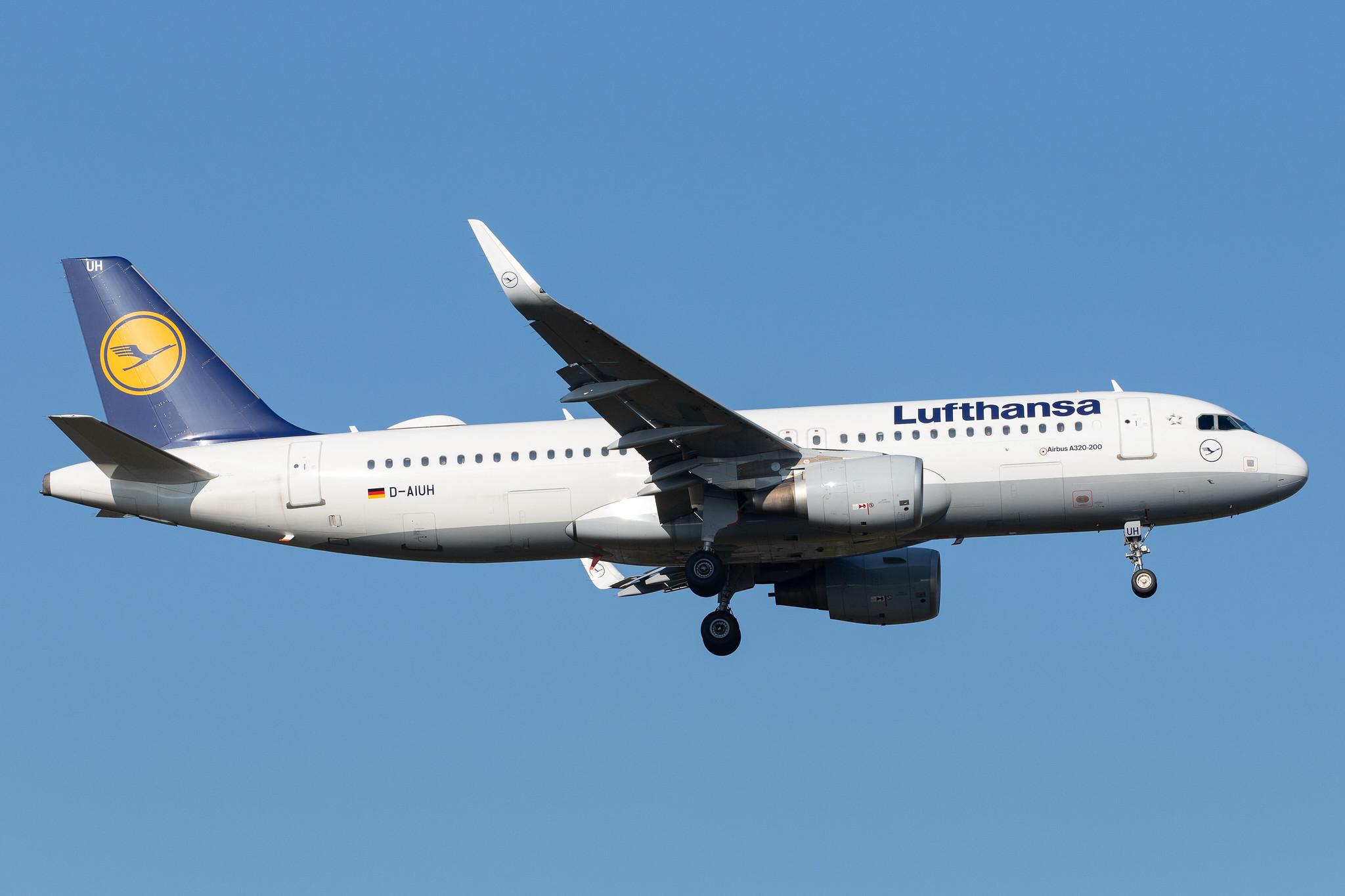 Frankfurt Airport: Lufthansa (LH / DLH) |  Airbus A320-214 A320 | D-AIUH | MSN 6225