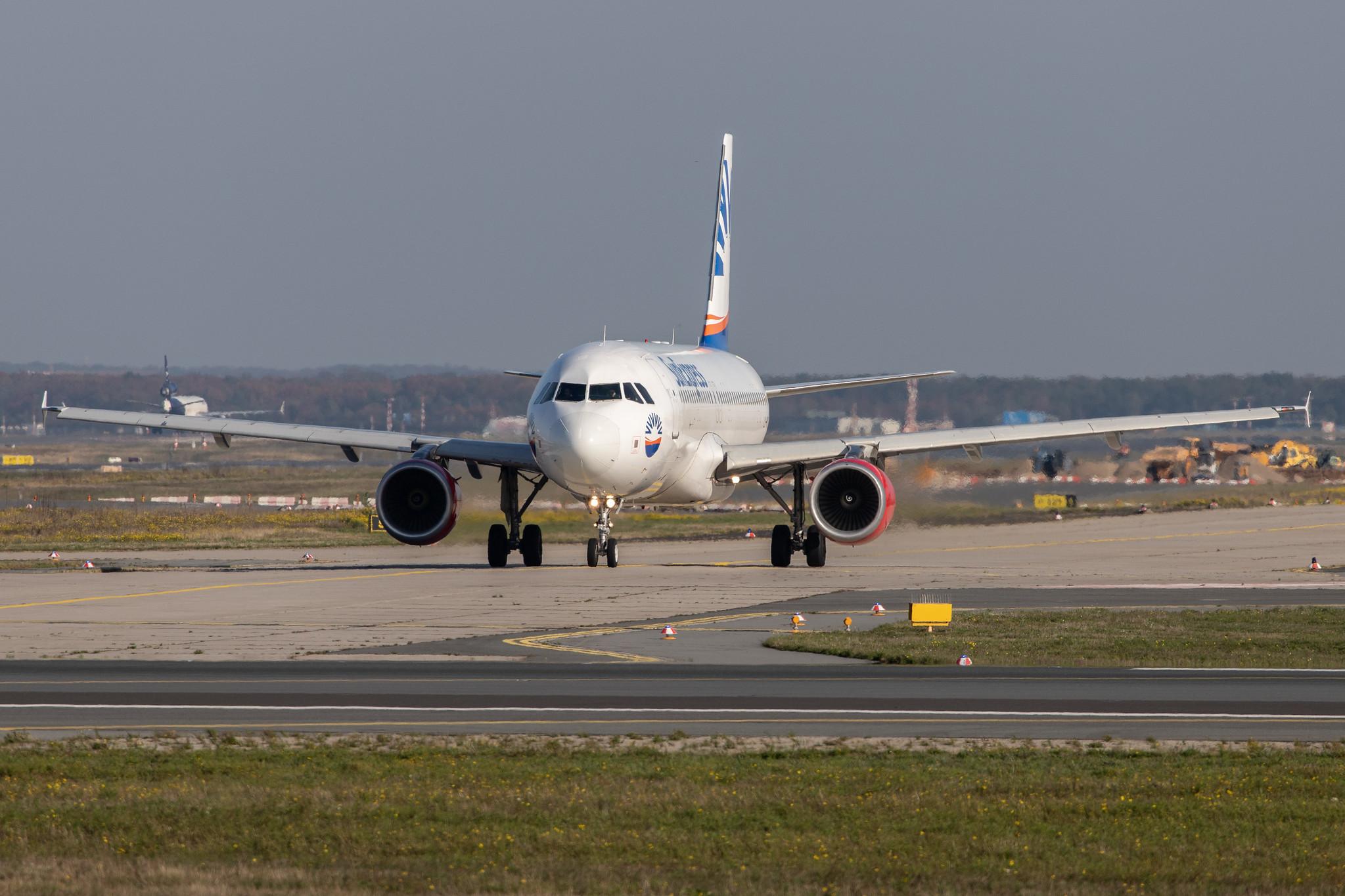 Frankfurt Airport: SunExpress (XQ / SXS) | Operator: Avion Express |  Airbus A320-214 A320 | LY-NVT | MSN 3949