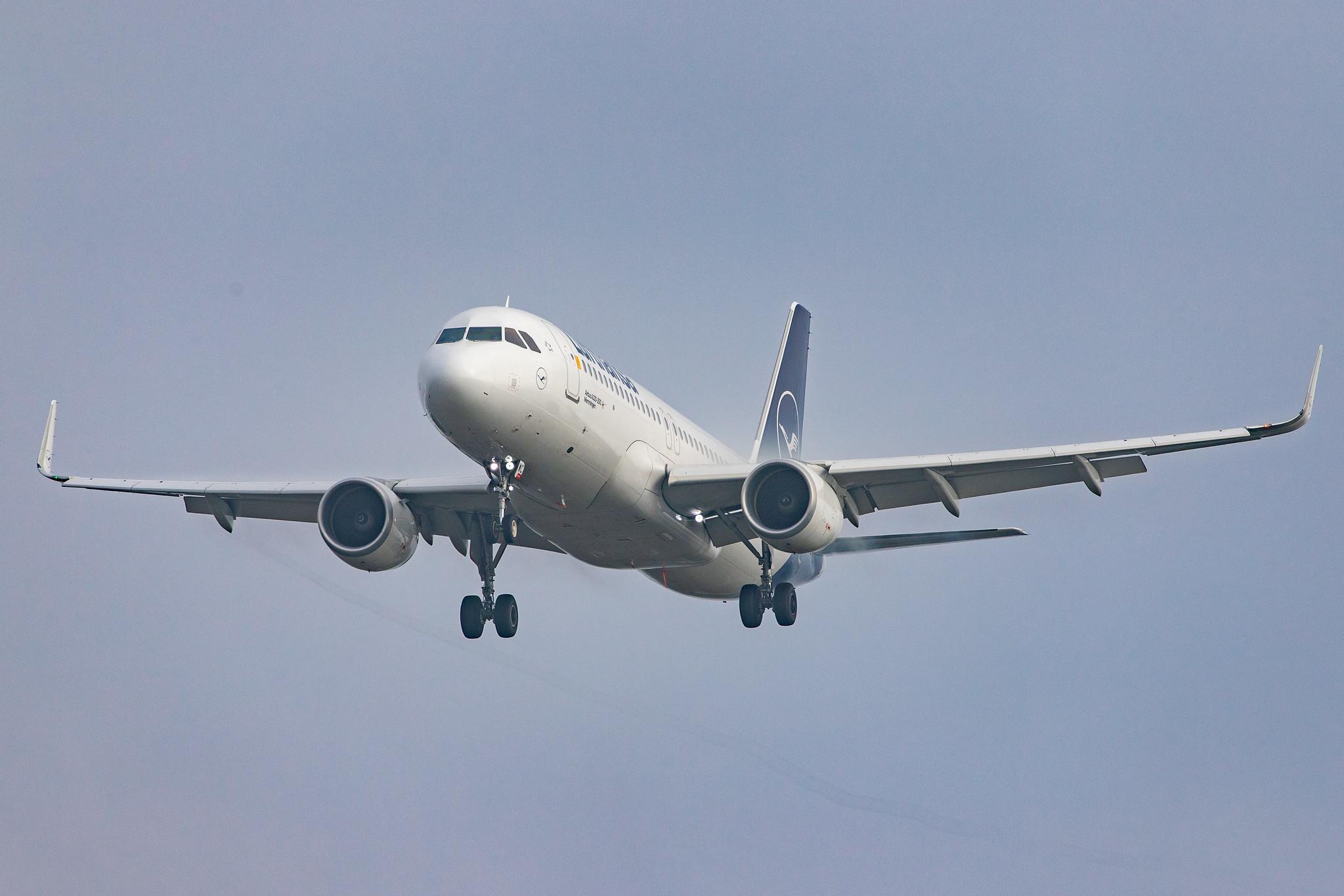 Frankfurt Airport: Lufthansa (LH / DLH) |  Airbus A320-214 A320 | D-AIWC | MSN 8667