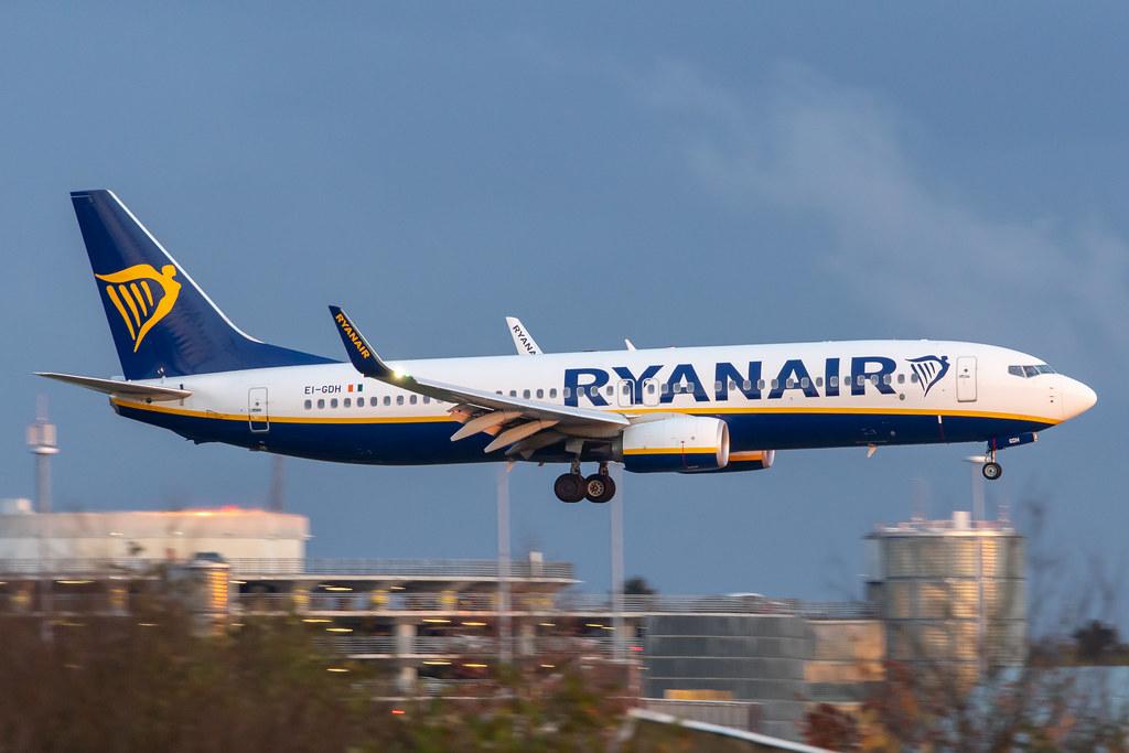 Hamburg Airport: Ryanair (FR / RYR) |  Boeing 737-8AS B738 | EI-GDH | MSN 44805
