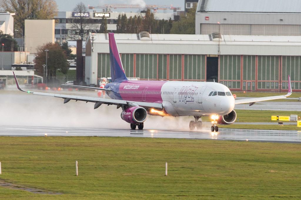 Hamburg Airport: Wizz Air (W6 / WZZ) |  Airbus A321-231 A321 | HA-LXL | MSN 7488