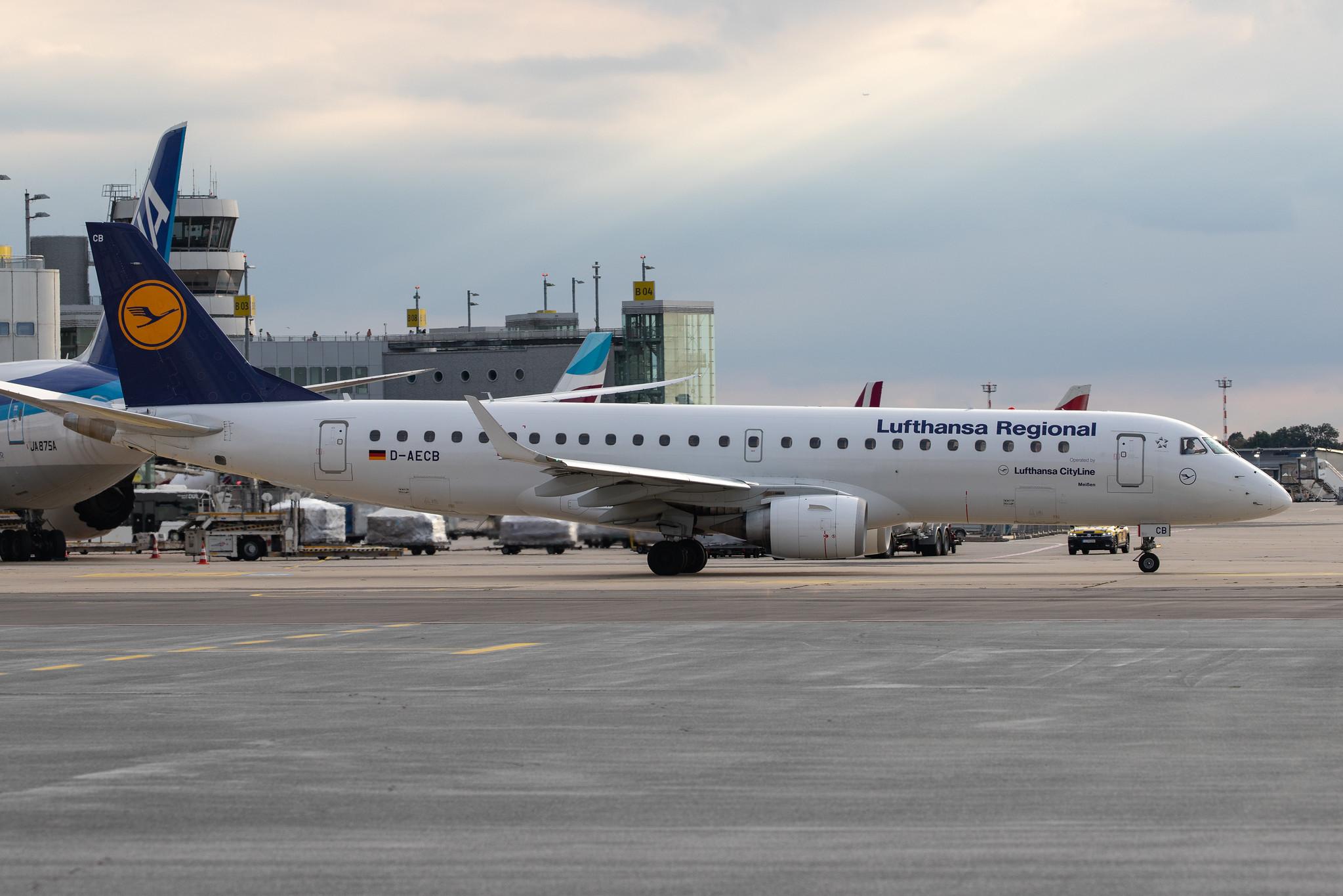 Düsseldorf Airport: Lufthansa (LH / DLH) | Operator: Lufthansa CityLine |  Embraer ERJ-190LR E190 | D-AECB | MSN 19000332