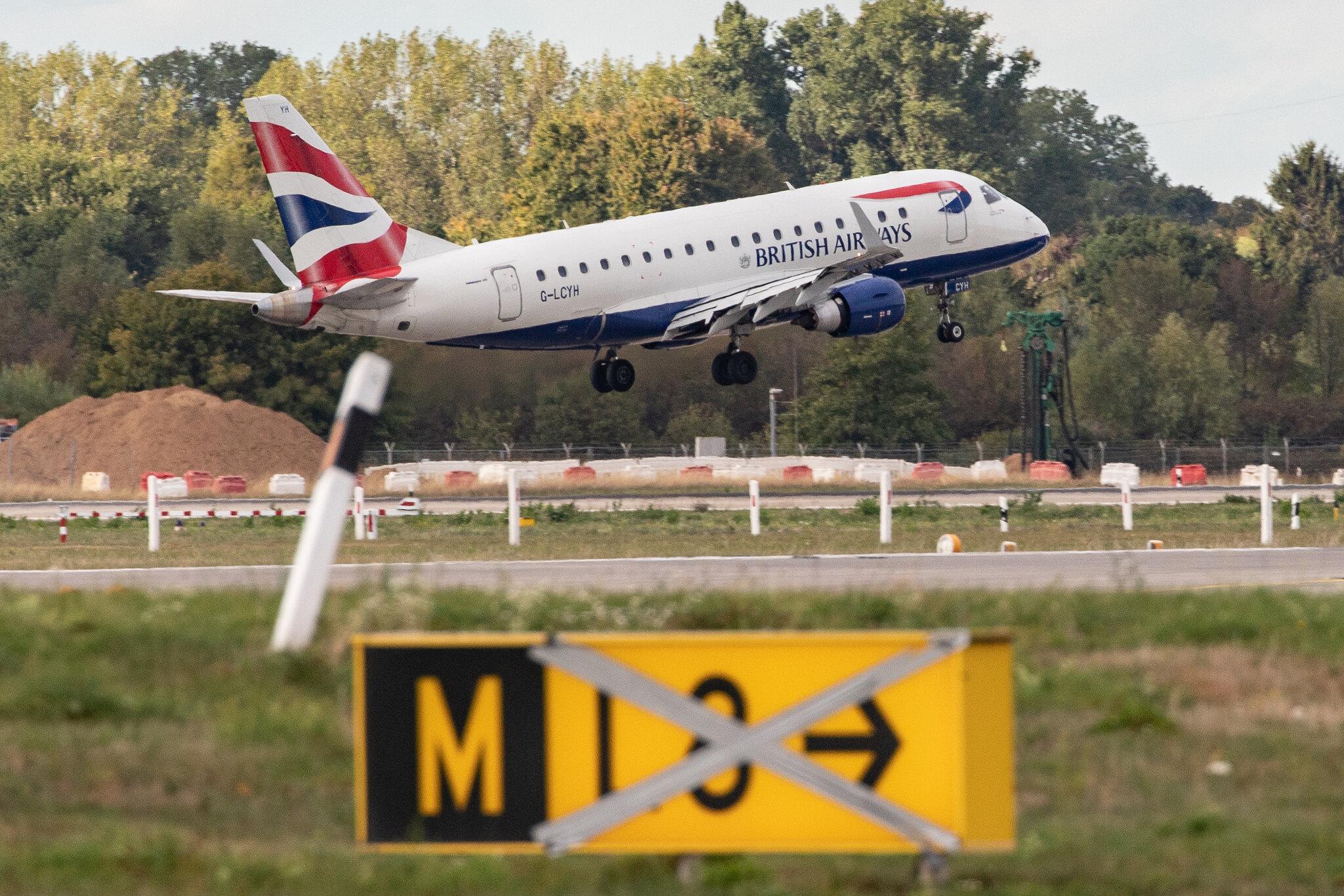 Düsseldorf Airport: British Airways (BA / BAW) | Operator: BA CityFlyer |  Embraer ERJ-170STD E170 | G-LCYH | MSN 17000302
