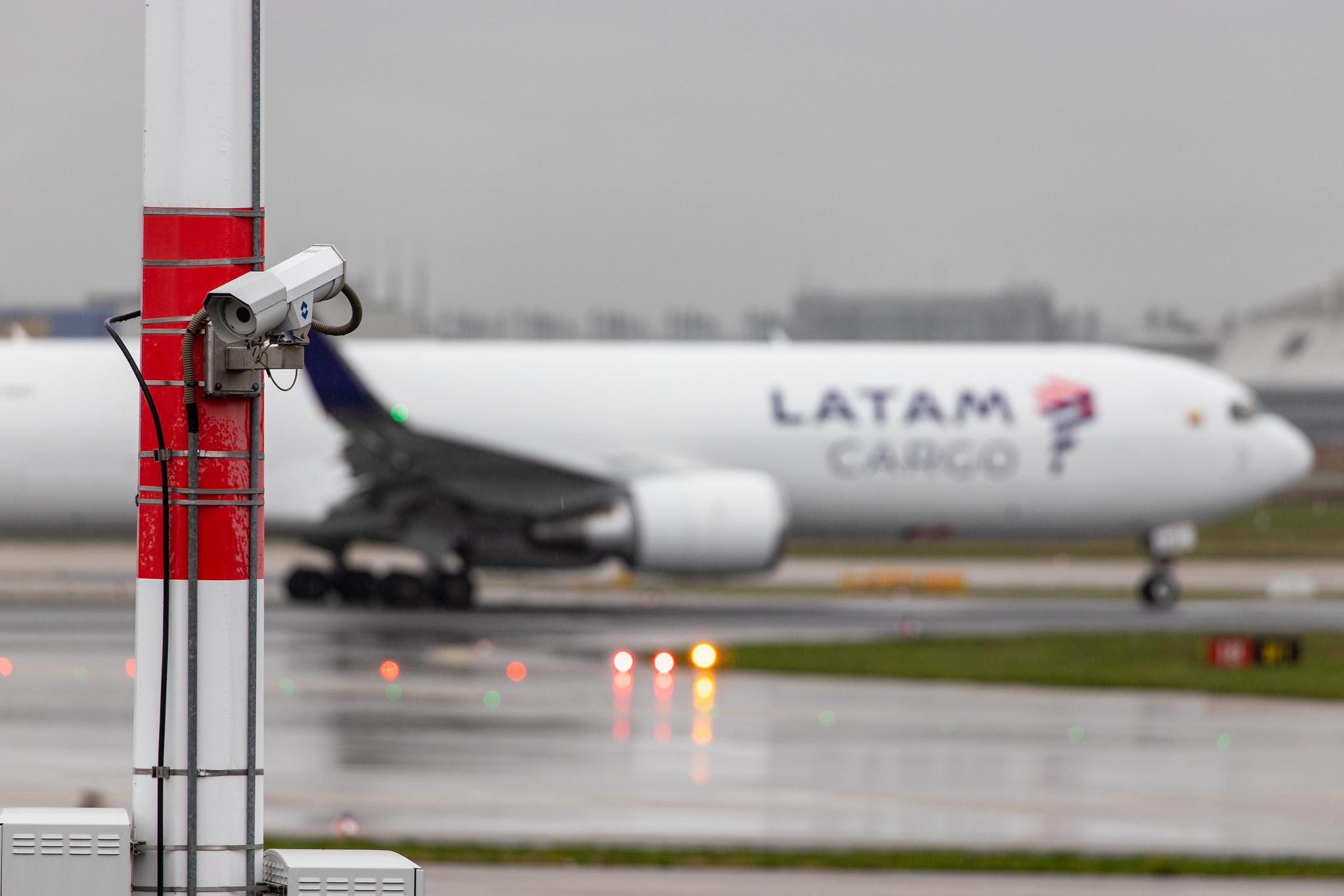 Frankfurt Airport: LATAM Cargo Chile (UC / LCO) |  Boeing 767-316F(ER) B763 | N532LA | MSN 30780