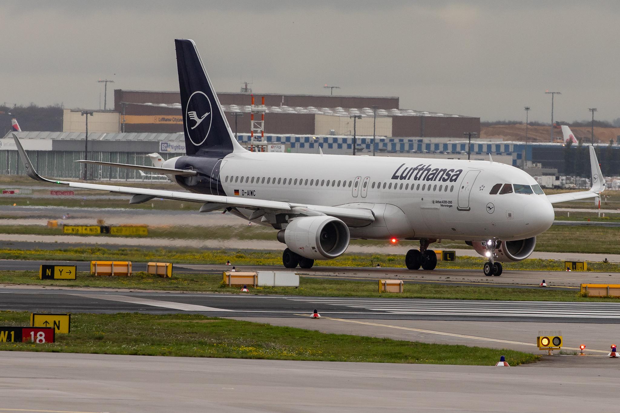 Frankfurt Airport: Lufthansa (LH / DLH) |  Airbus A320-214 A320 | D-AIWC | MSN 8667