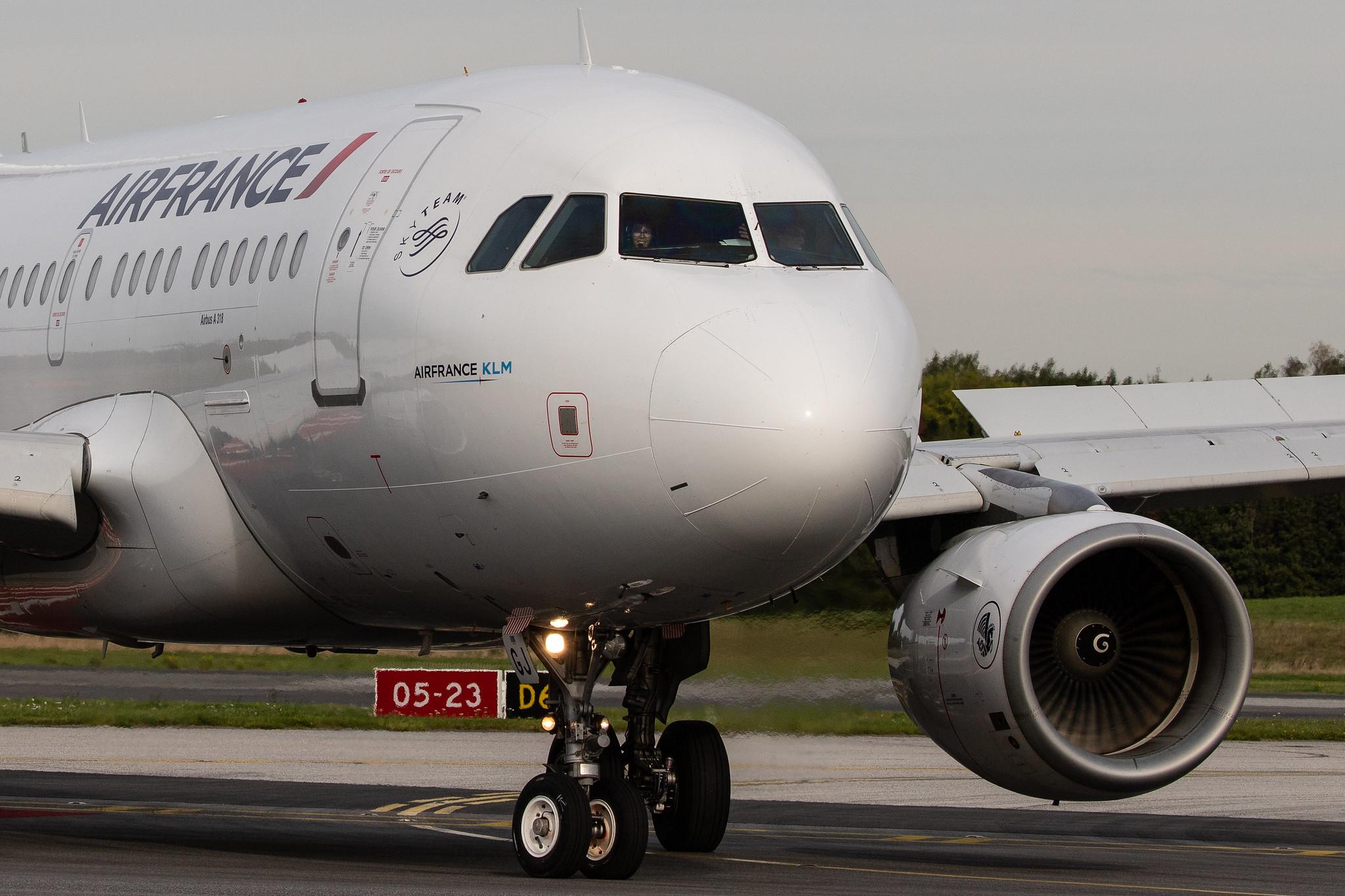 Hamburg Airport: Air France (AF / AFR) |  Airbus A318-111 A318 | F-GUGJ | MSN 2582
