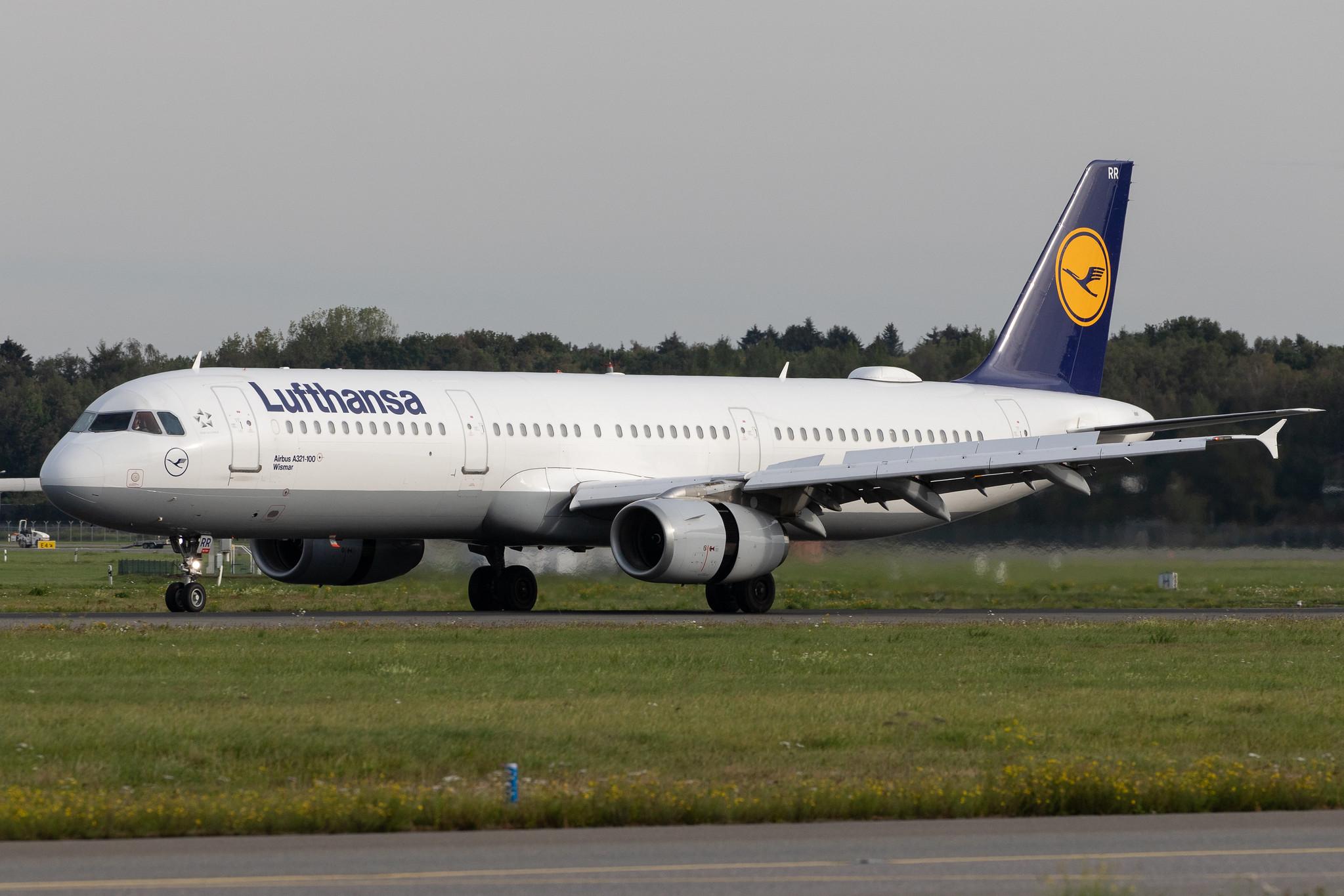 Hamburg Airport: Lufthansa (LH / DLH) |  Airbus A321-131 A321 | D-AIRR | MSN 0567