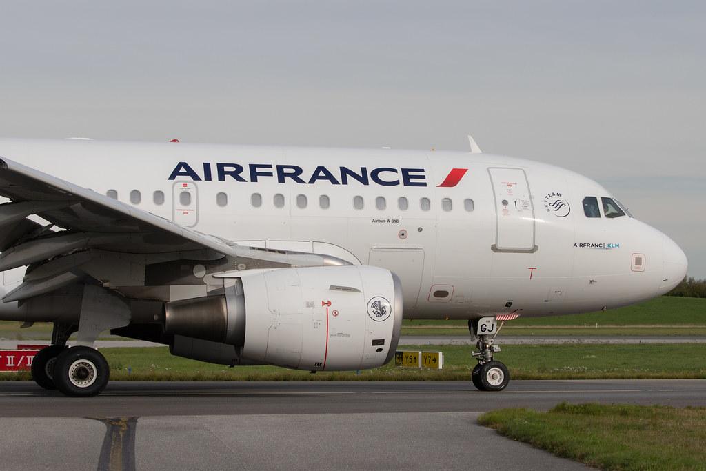 Hamburg Airport: Air France (AF / AFR) |  Airbus A318-111 A318 | F-GUGJ | MSN 2582