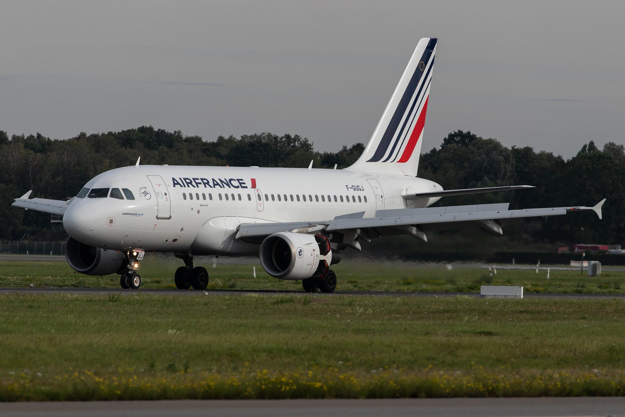 Hamburg Airport: Air France (AF / AFR) |  Airbus A318-111 A318 | F-GUGJ | MSN 2582