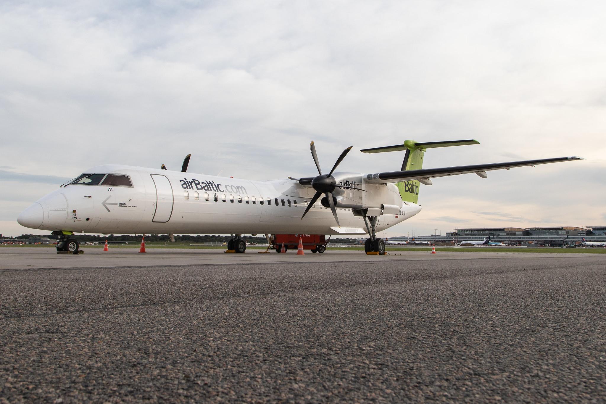 Hamburg Airport: Air Baltic (BT / BTI) |  De Havilland Canada Dash 8-400 DH8D | YL-BAI | MSN 4302