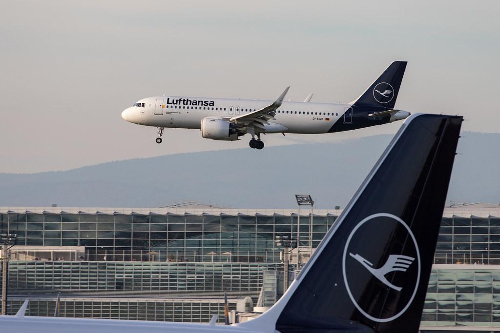 Frankfurt Airport: Lufthansa (LH / DLH) |  Airbus A320-214 A320 | D-AIWI | MSN 8951