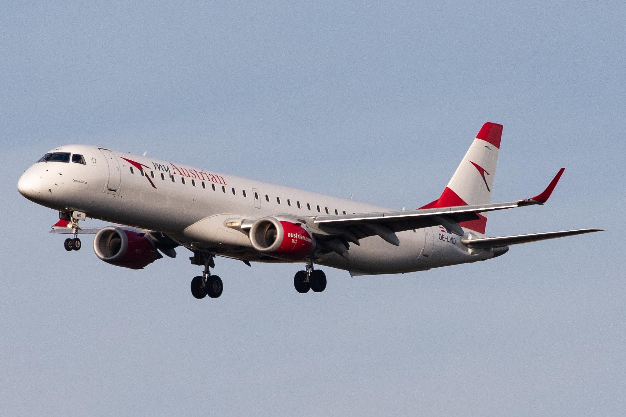 Frankfurt Airport: Austrian Airlines (OS / AUA) |  Embraer ERJ-195LR E195 | OE-LWD | MSN 19000411