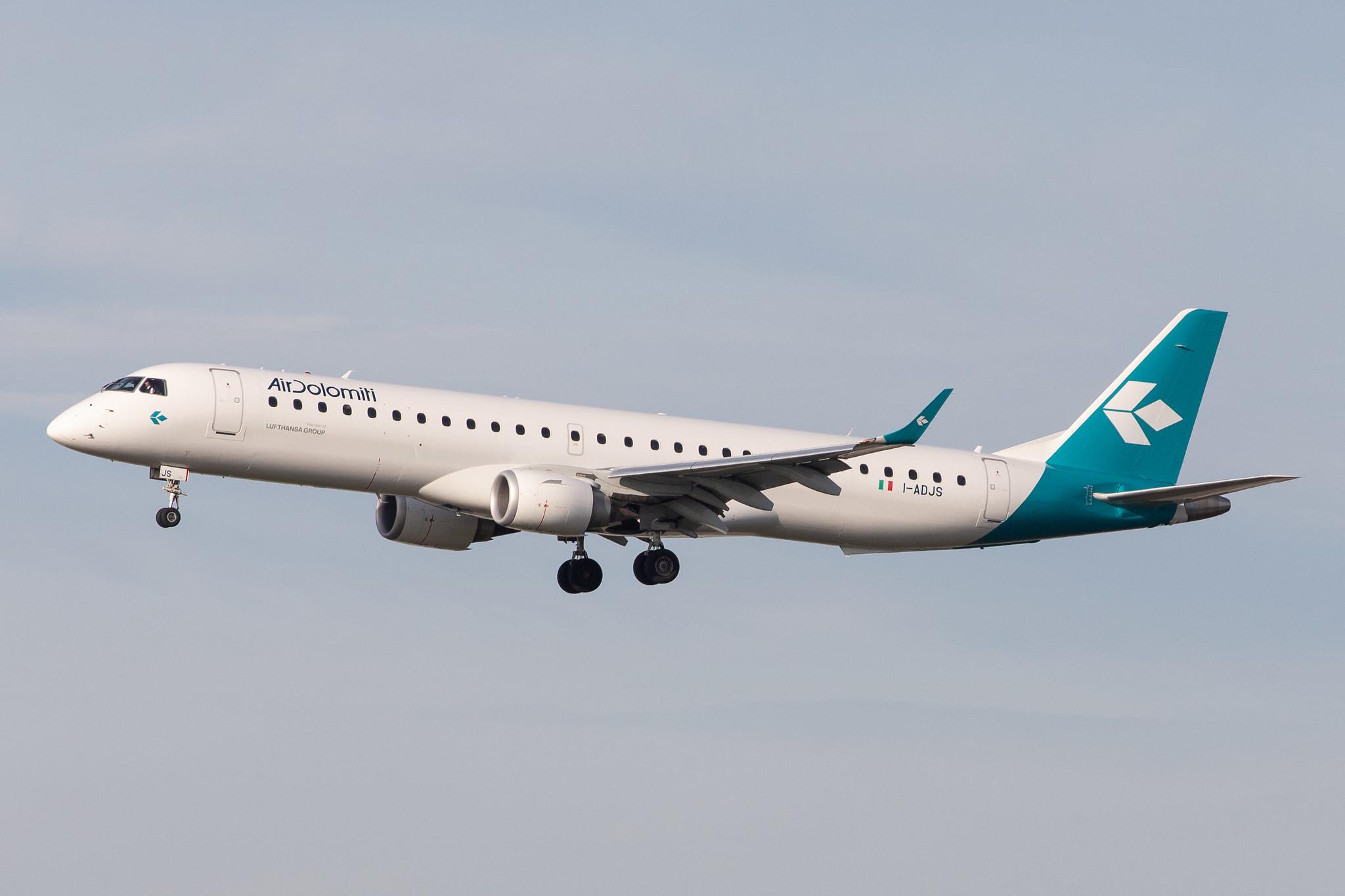 Frankfurt Airport: Air Dolomiti (EN / DLA) |  Embraer ERJ-195LR E195 | I-ADJS | MSN 19000597