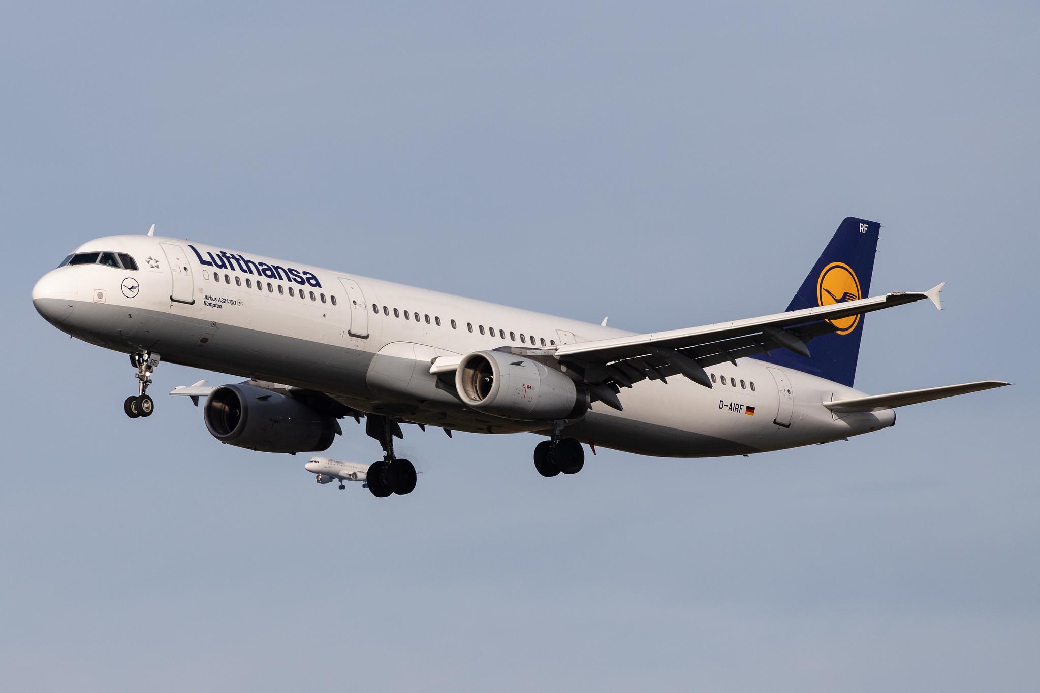 Frankfurt Airport: Lufthansa (LH / DLH) |  Airbus A321-131 A321 | D-AIRF | MSN 0493