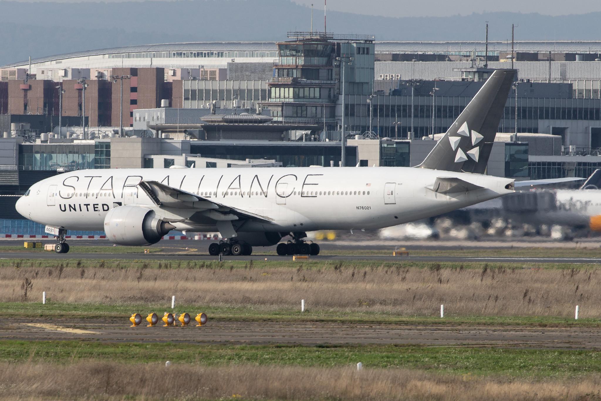 Frankfurt Airport: United Airlines (UA / UAL) |  Livery: Star Alliance Livery |  Boeing 777-224(ER) B772 | N76021 | MSN 39776