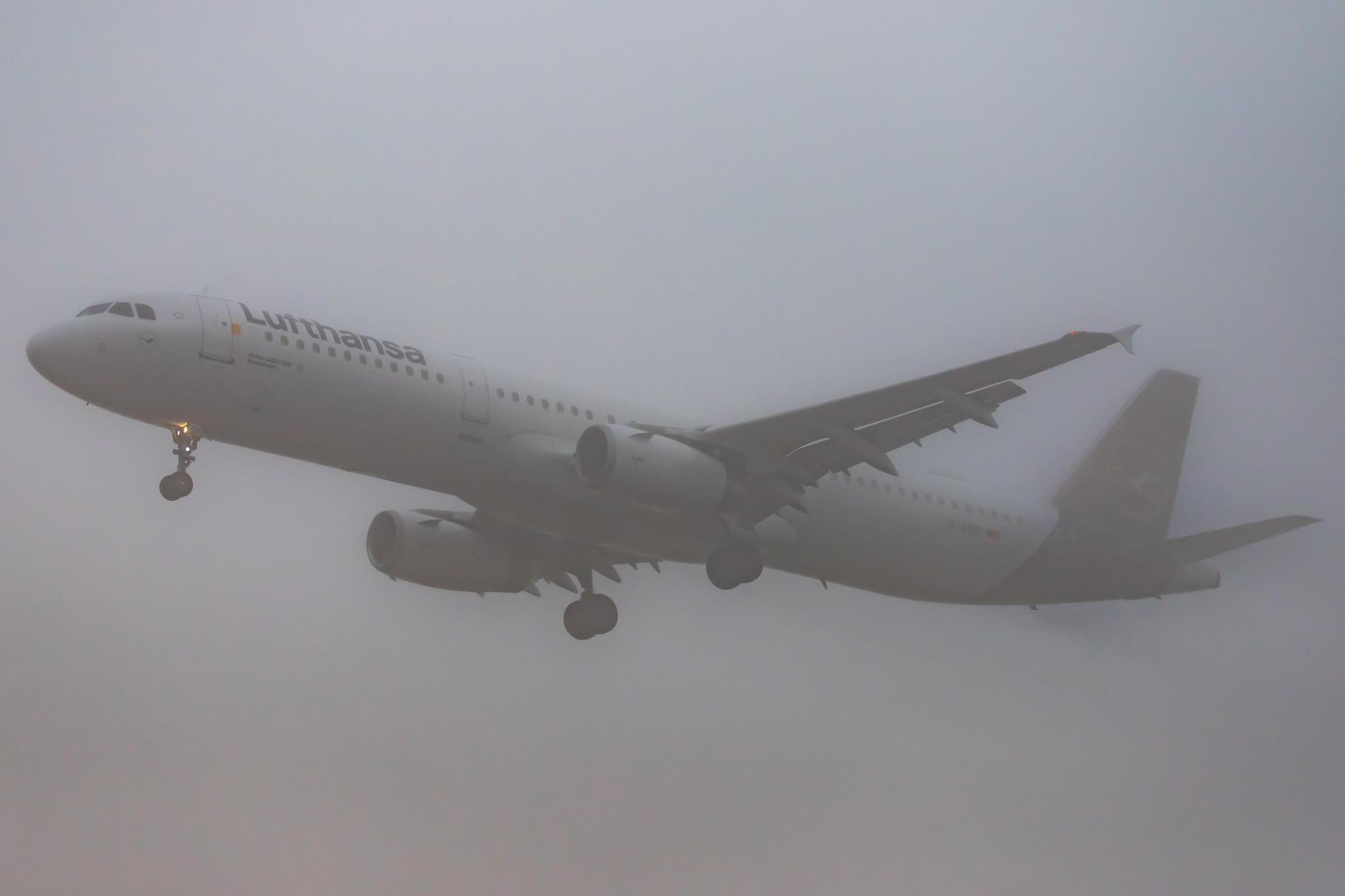 Frankfurt Airport: Lufthansa (LH / DLH) |  Airbus A321-231 A321 | D-AISP | MSN 3864